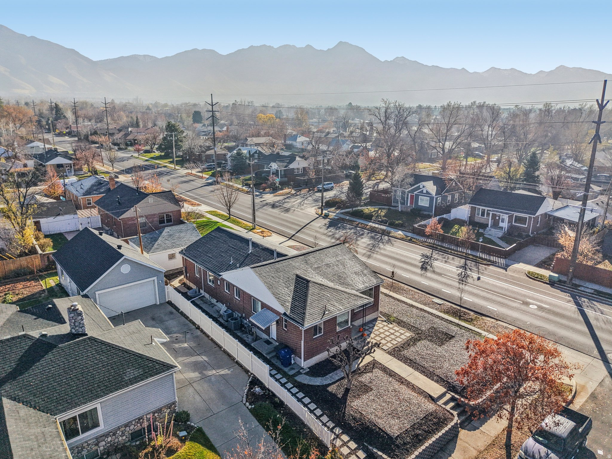 HIGHLAND PARK - Residential Income