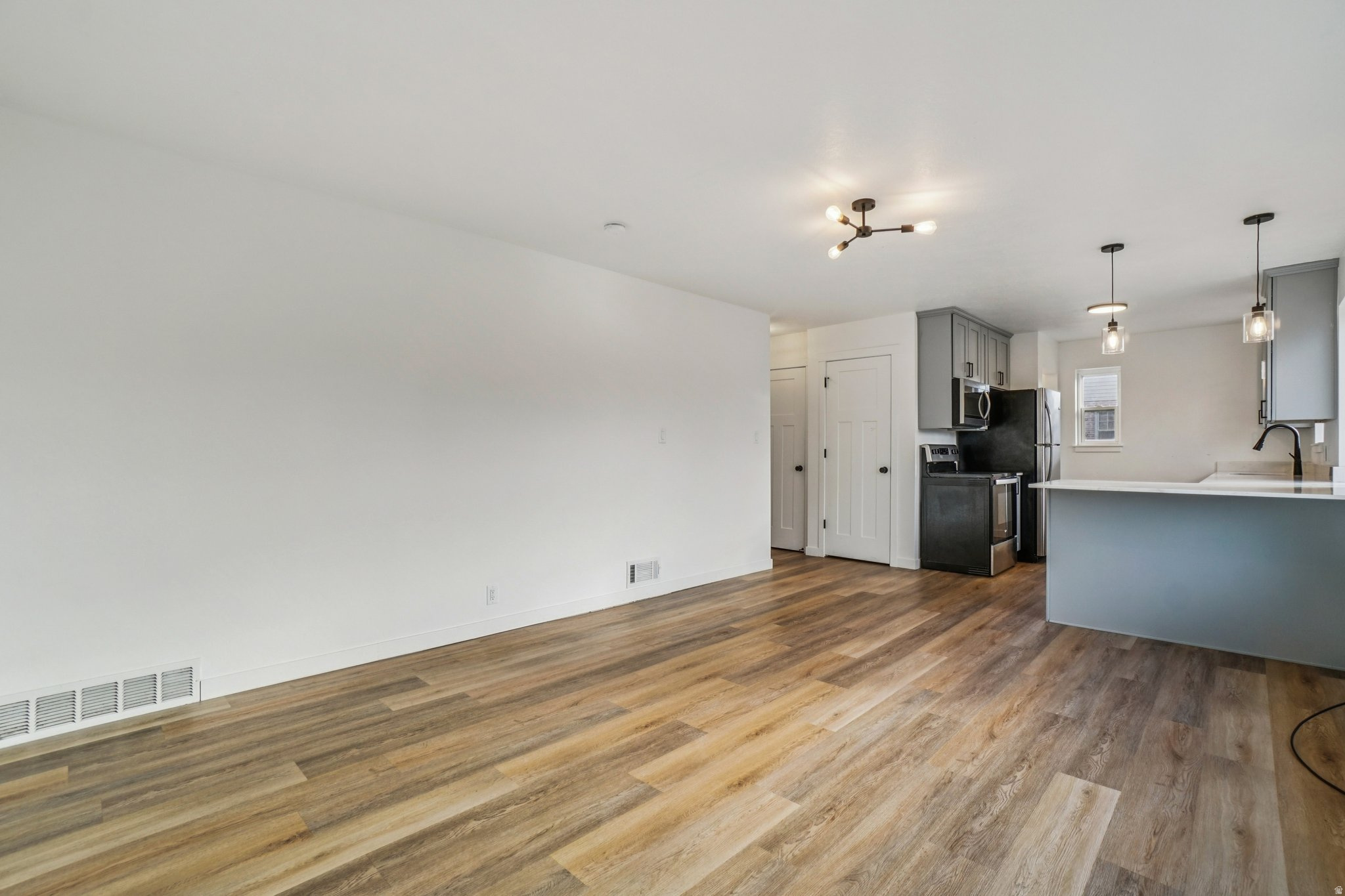 HIGHLAND PARK - Residential Income