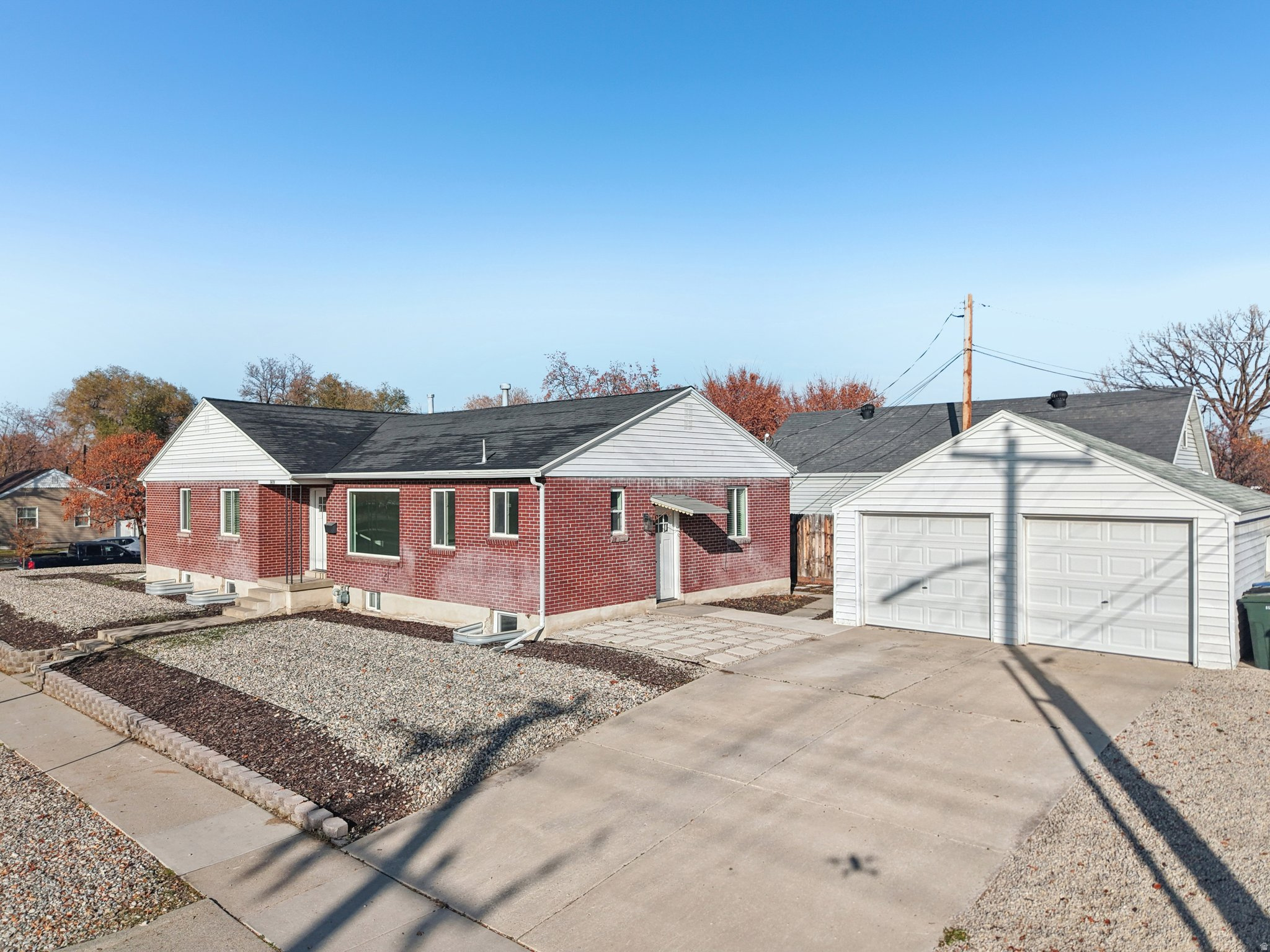 HIGHLAND PARK - Residential Income