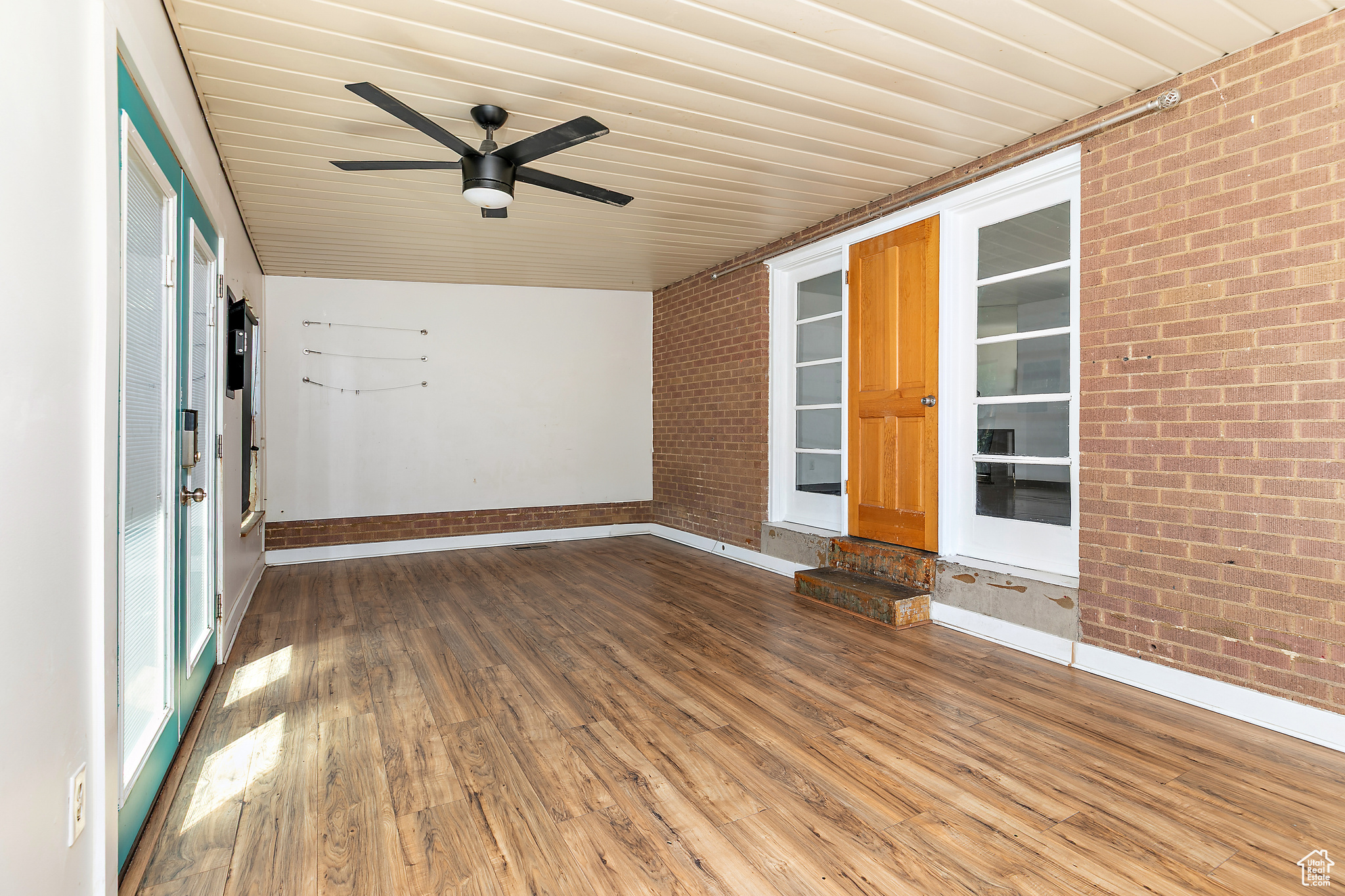 LORAINE - Residential