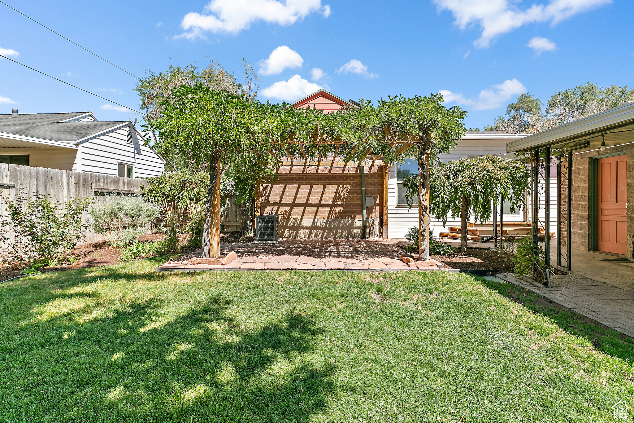 LORAINE - Residential