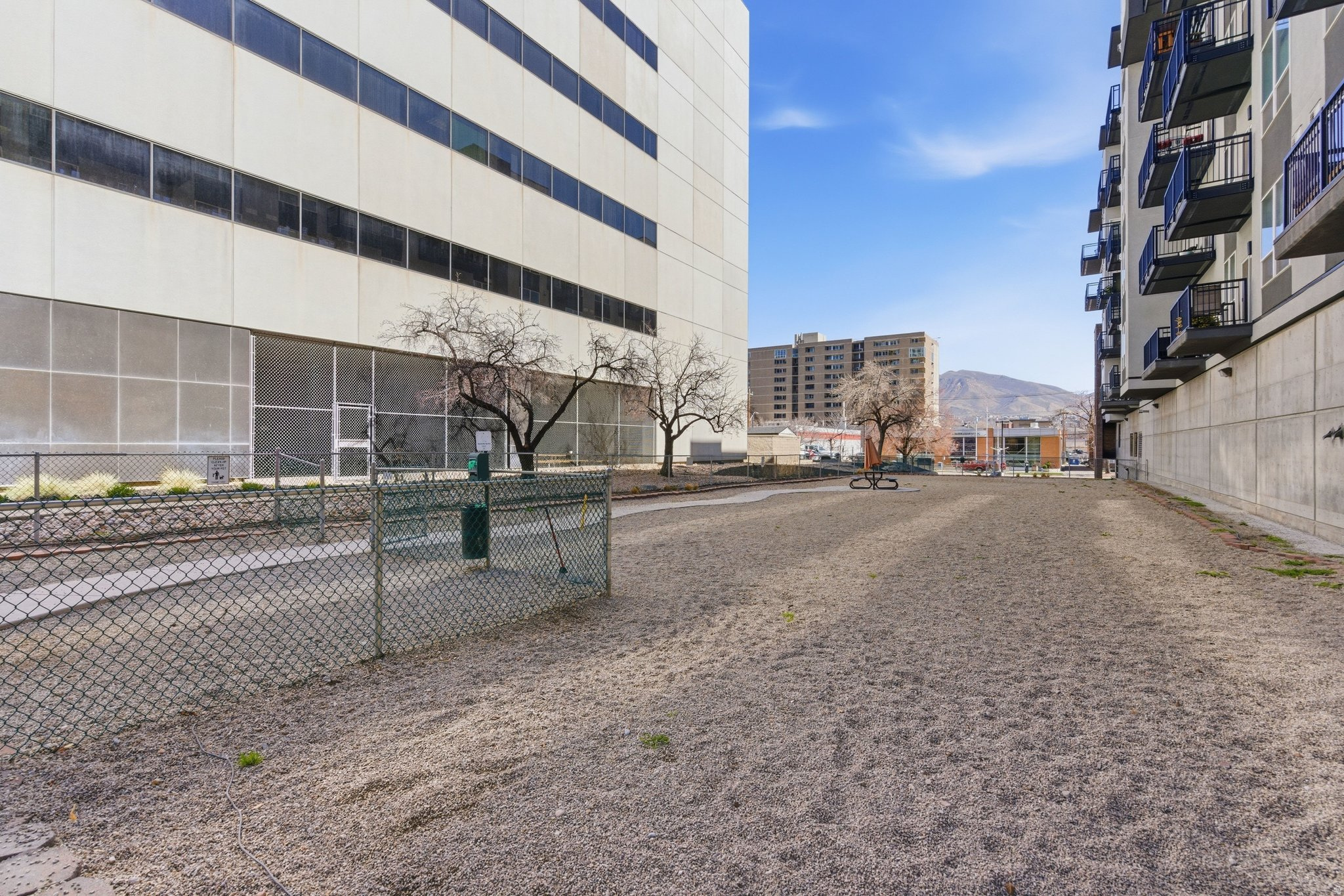 METRO CONDO - Residential