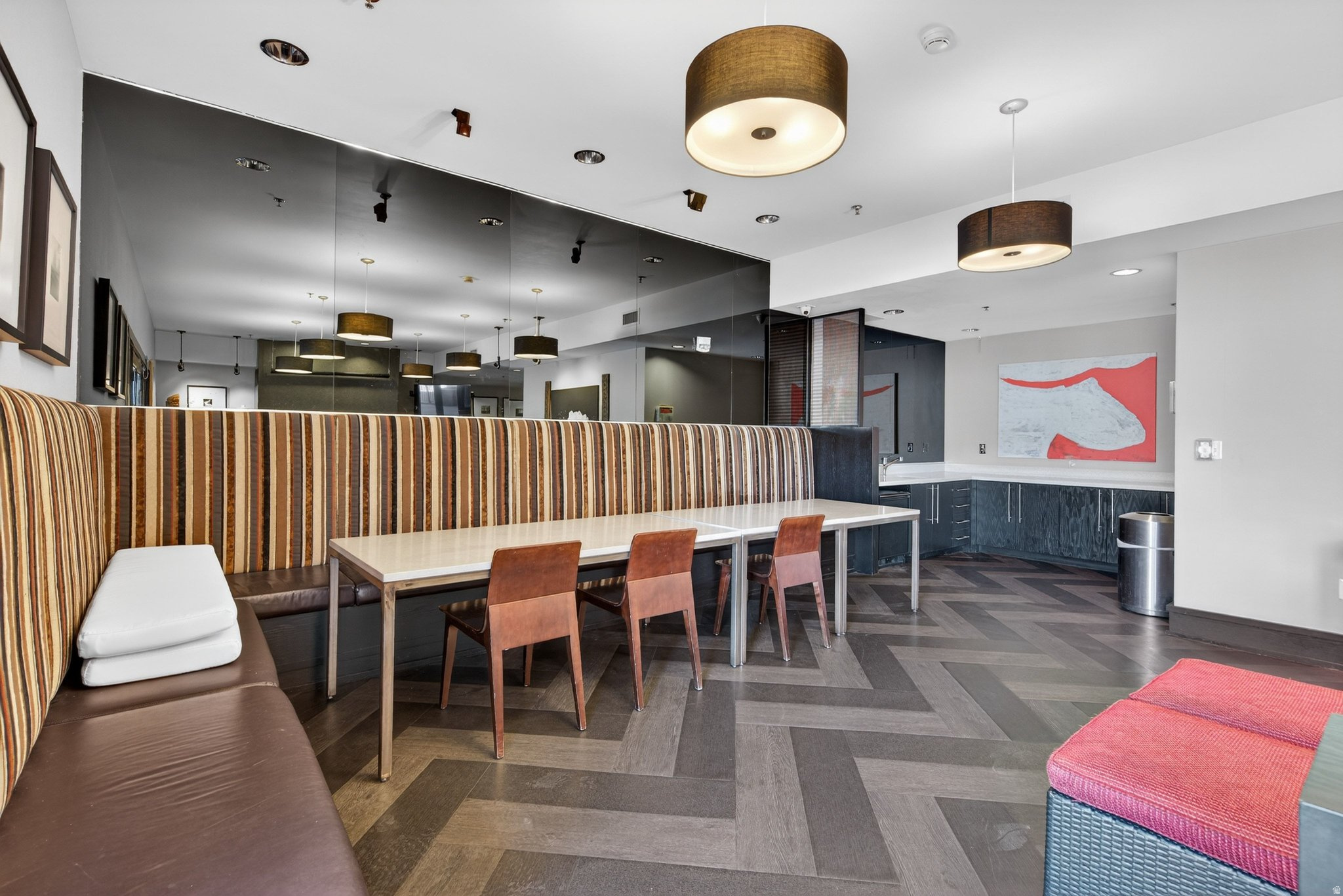 METRO CONDO - Residential