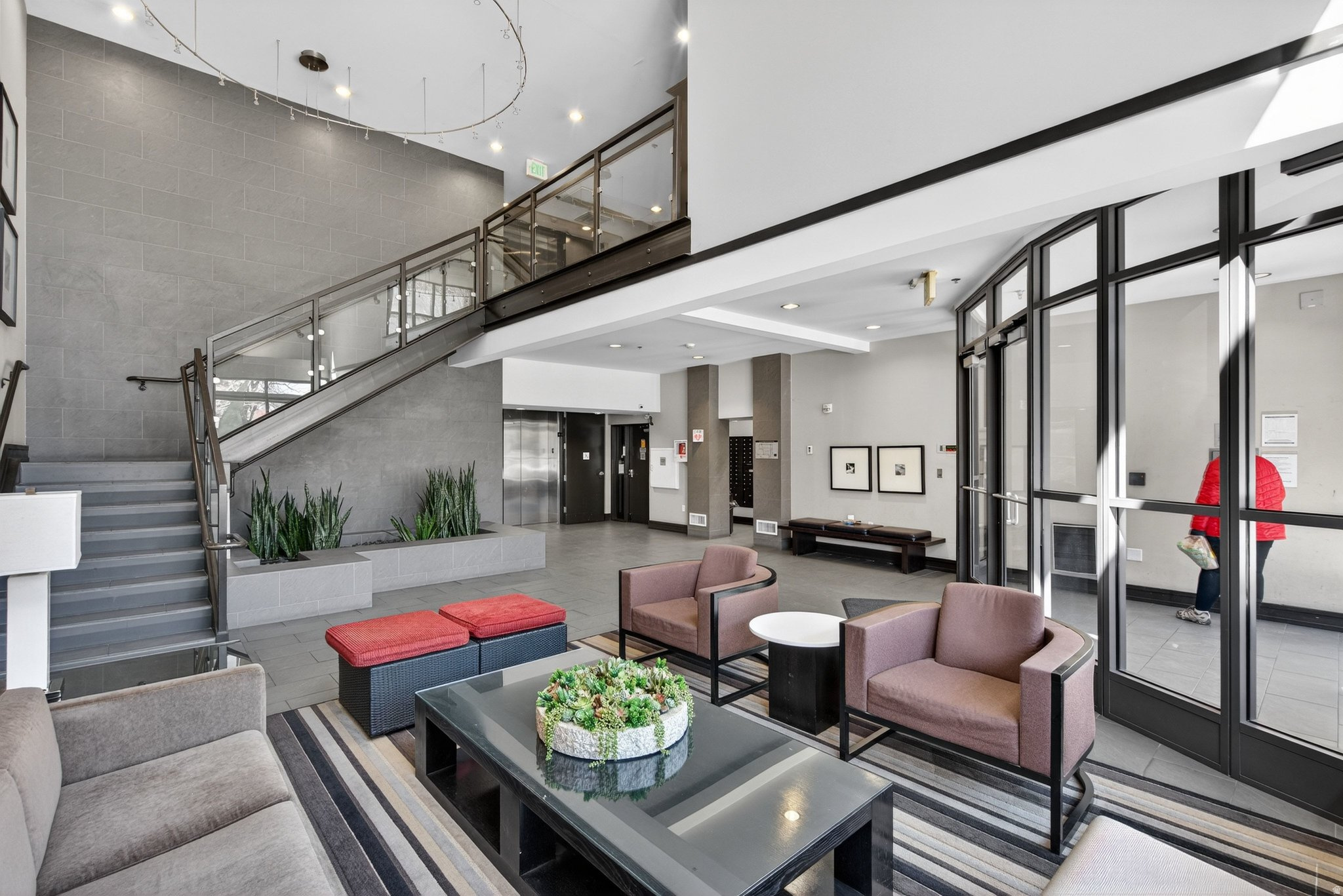 METRO CONDO - Residential