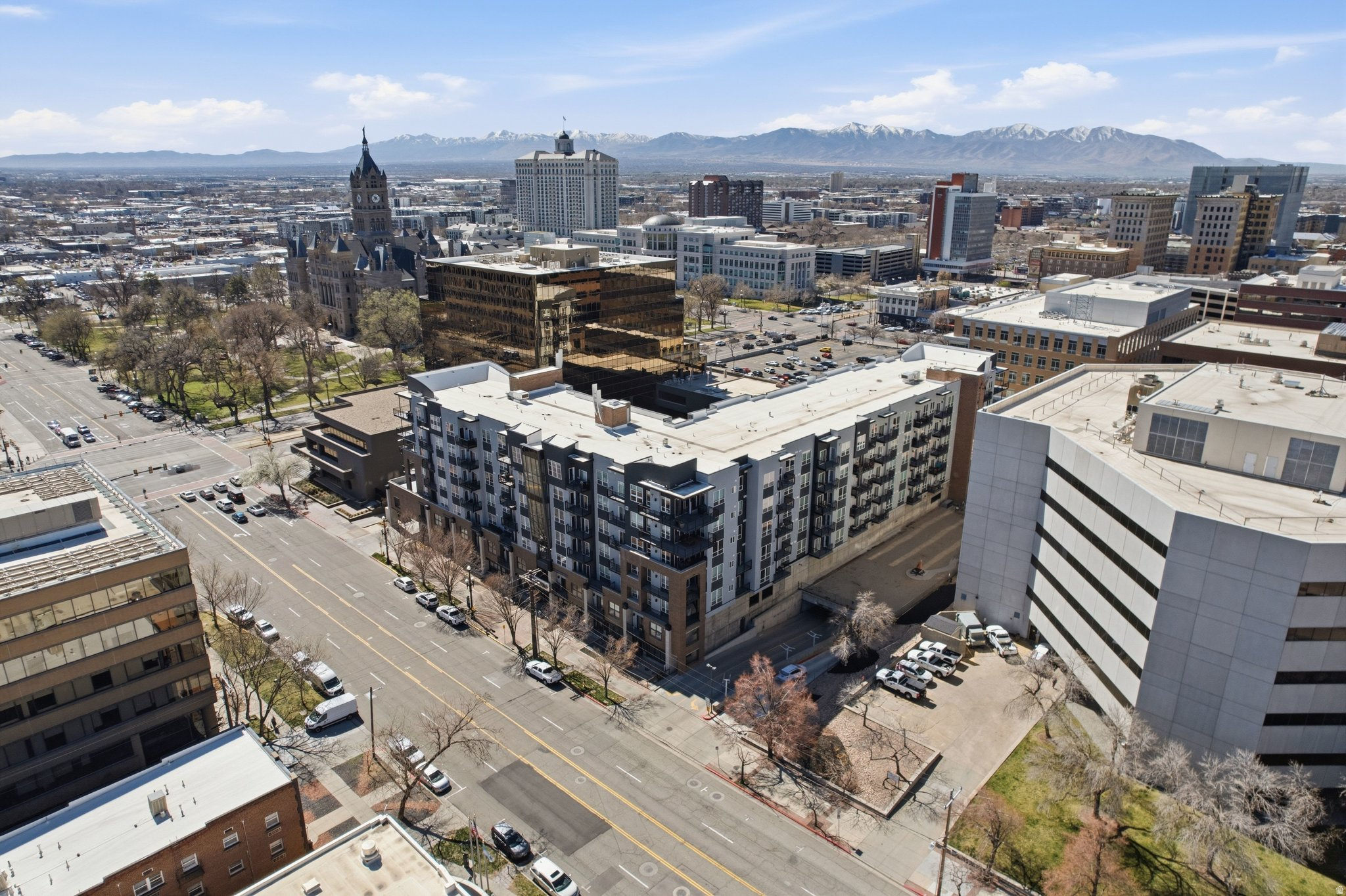 METRO CONDO - Residential