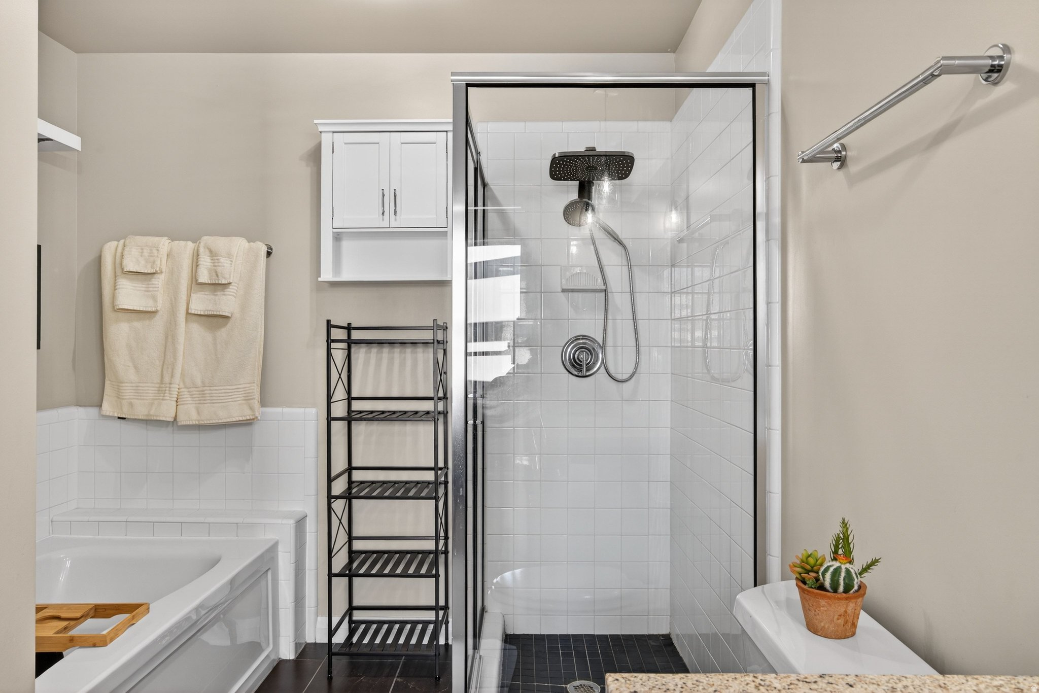 METRO CONDO - Residential