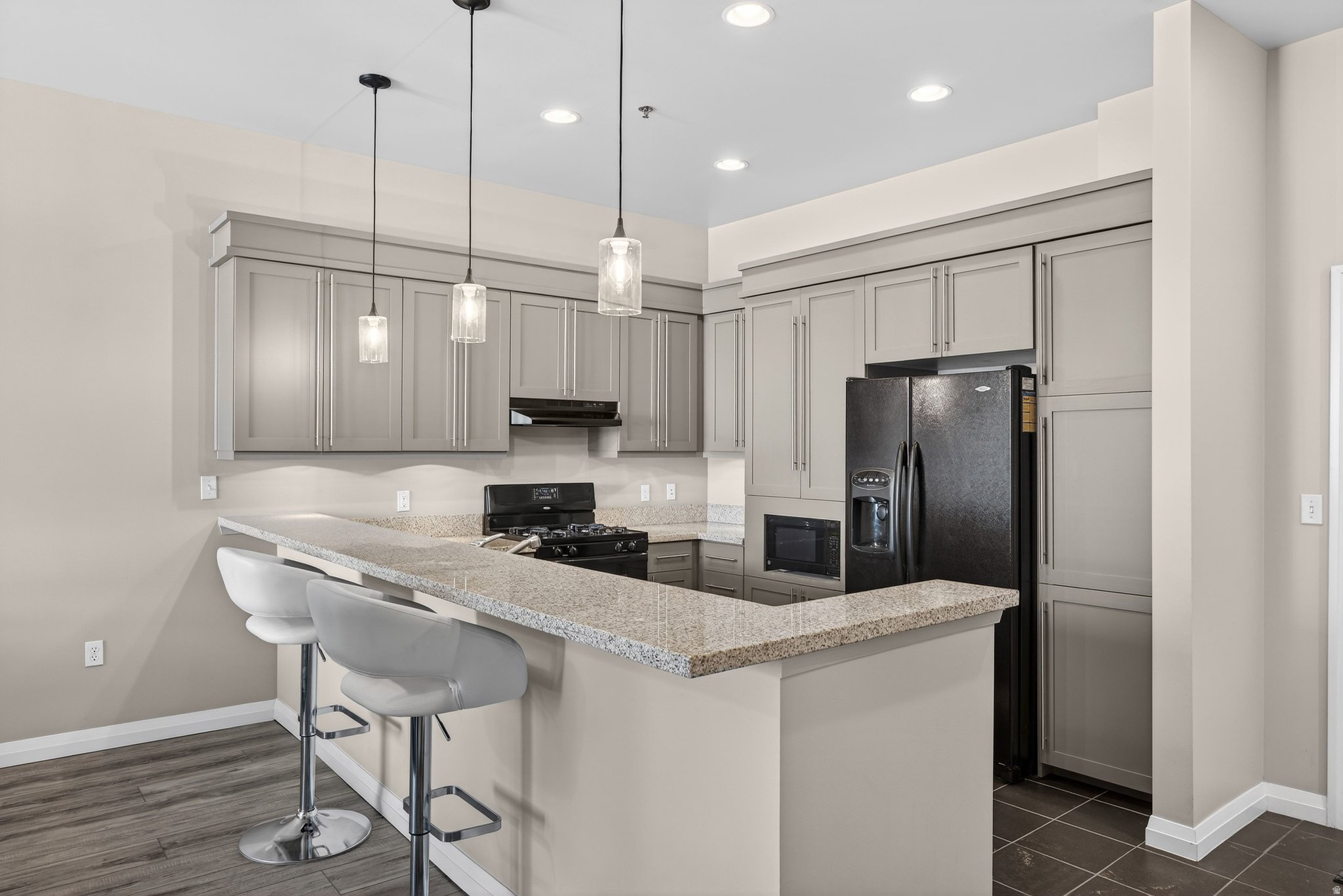 METRO CONDO - Residential