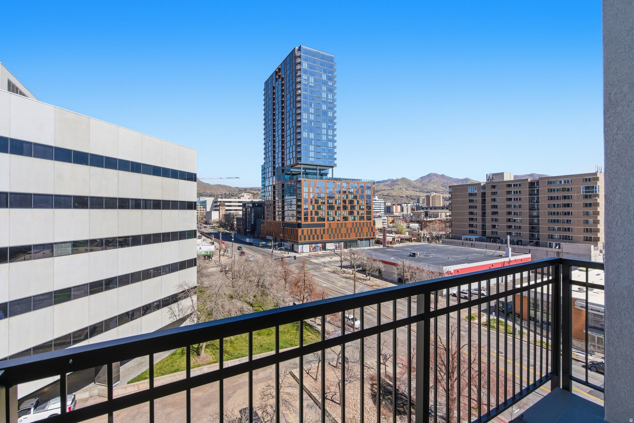 METRO CONDO - Residential