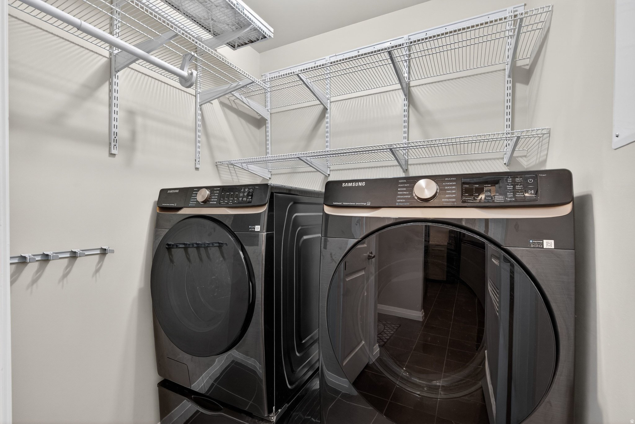 METRO CONDO - Residential