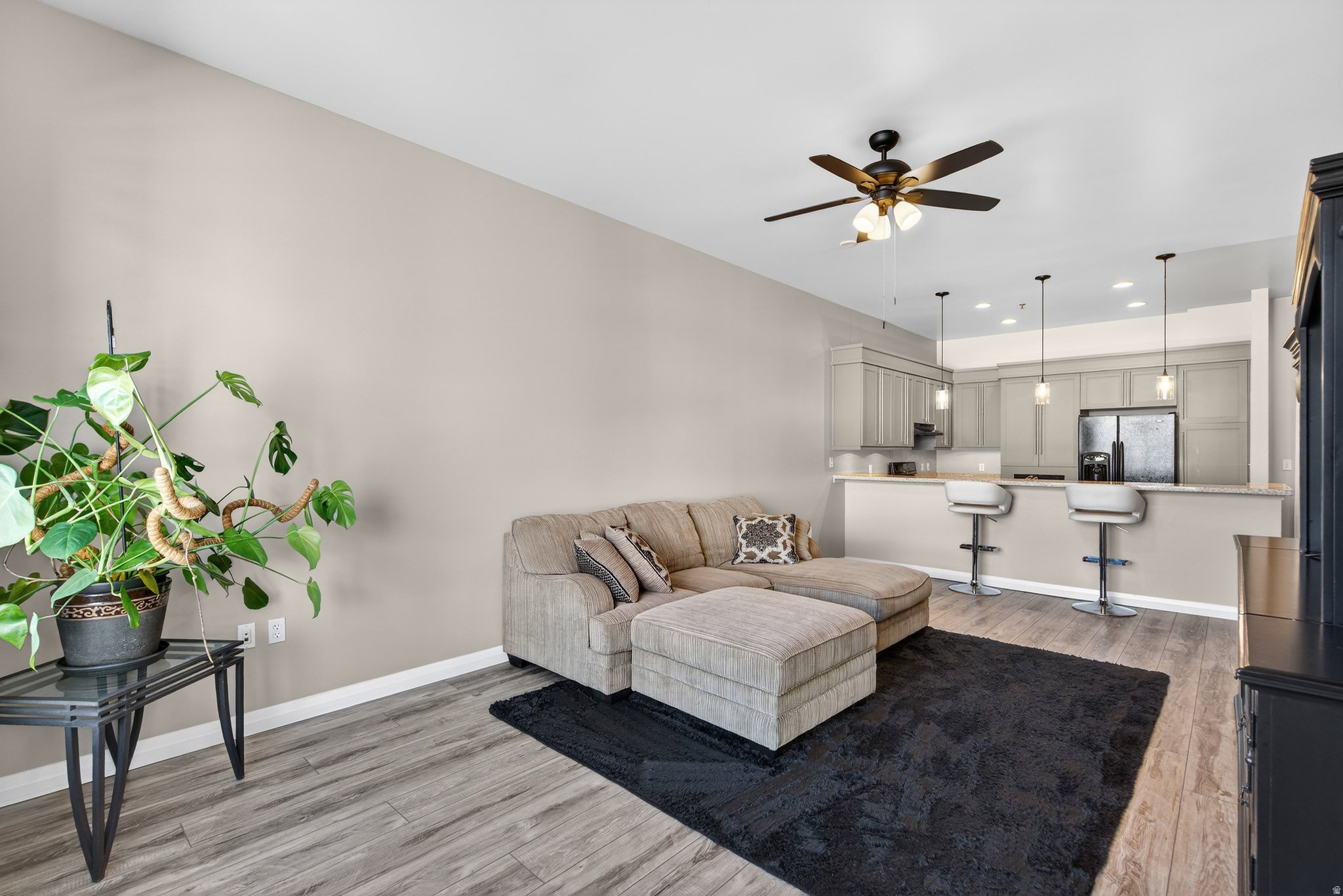 METRO CONDO - Residential