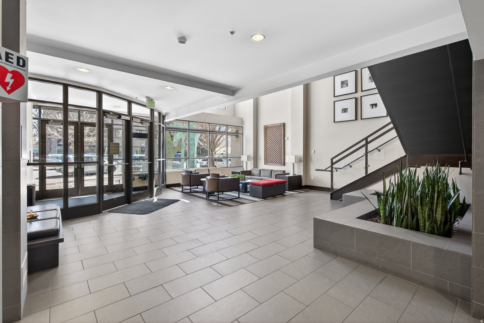 METRO CONDO - Residential