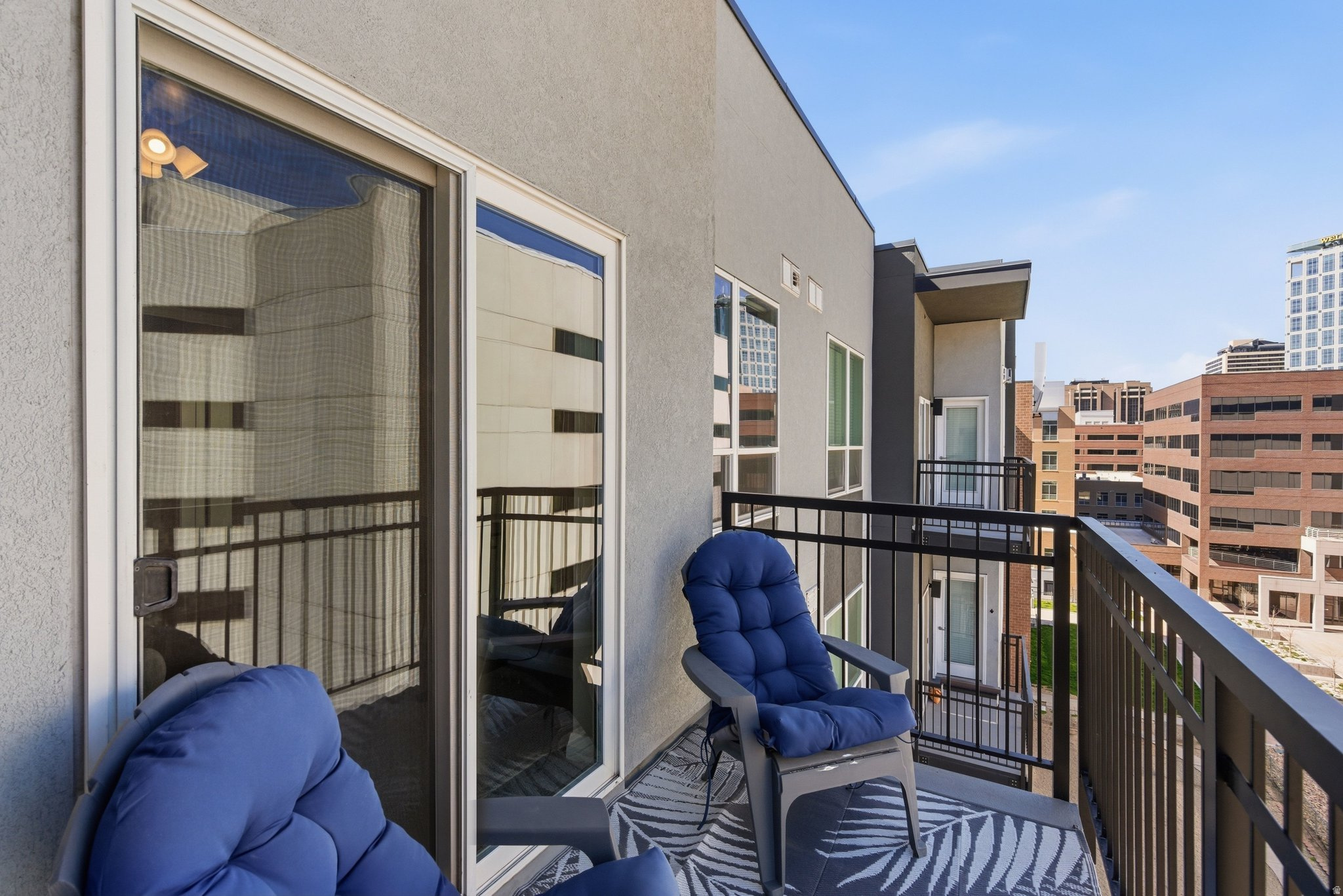 METRO CONDO - Residential