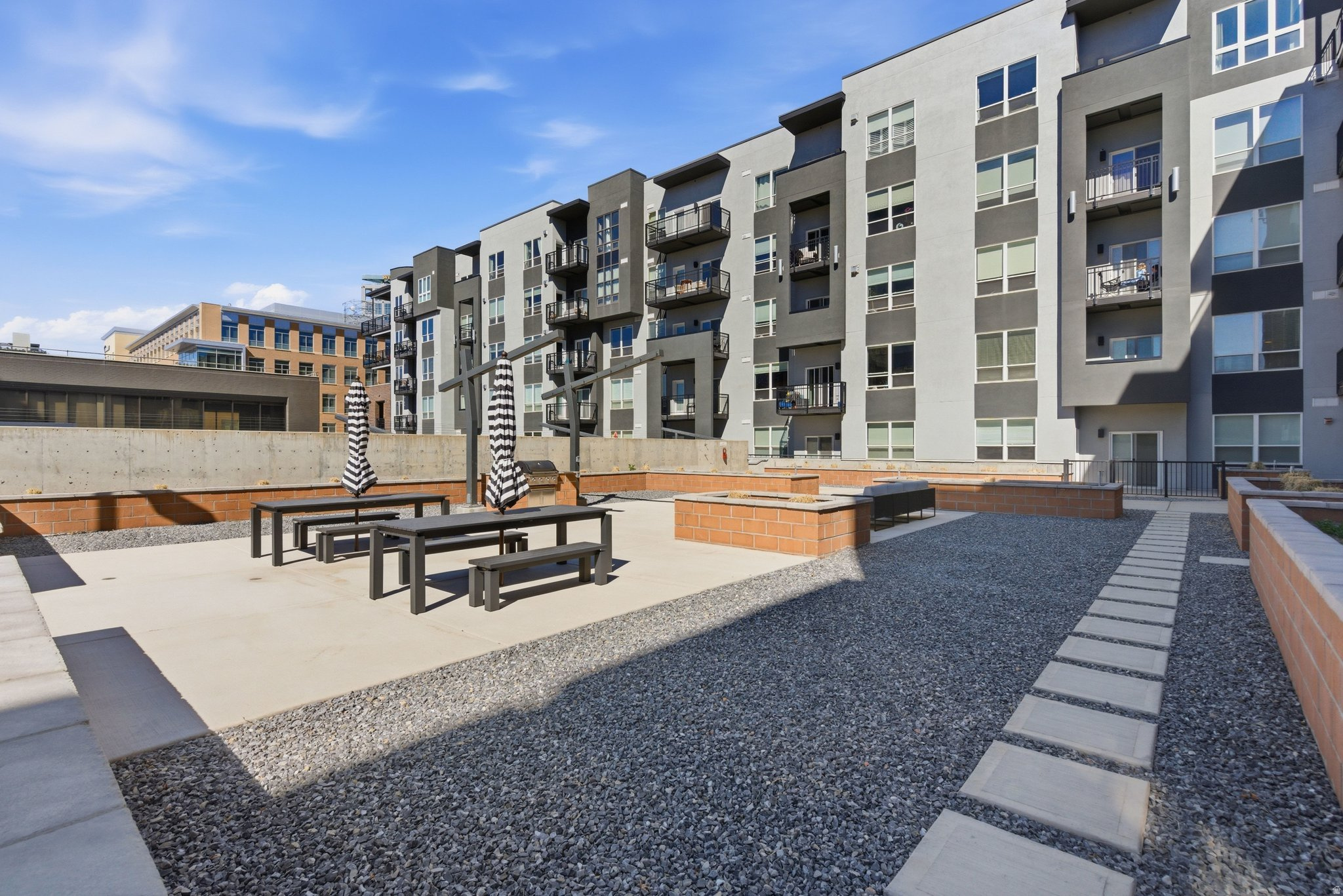 METRO CONDO - Residential