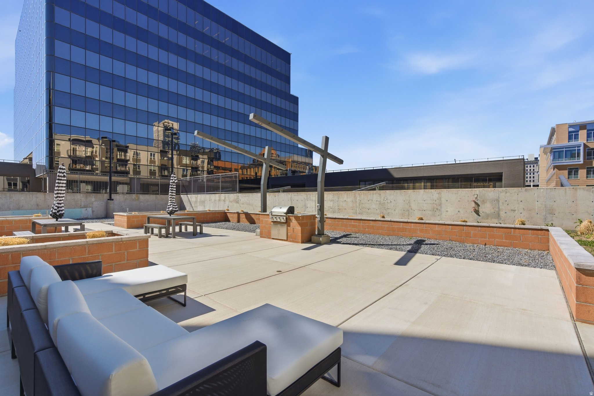 METRO CONDO - Residential