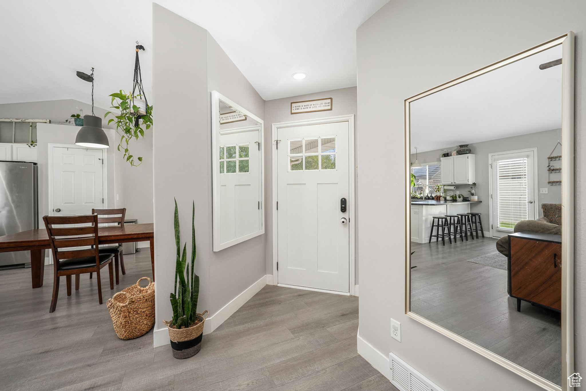 EAGLE POINT - Residential