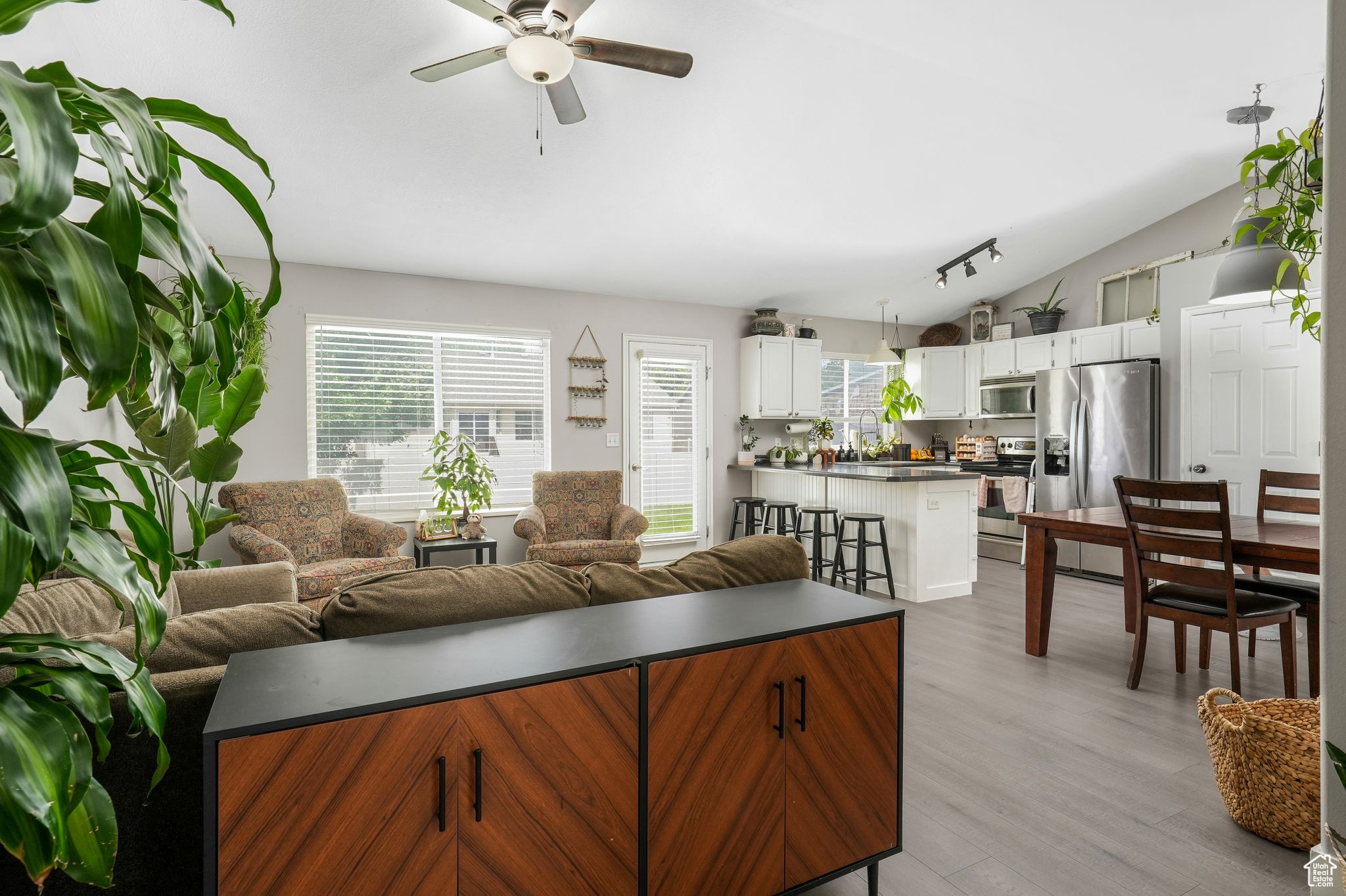 EAGLE POINT - Residential