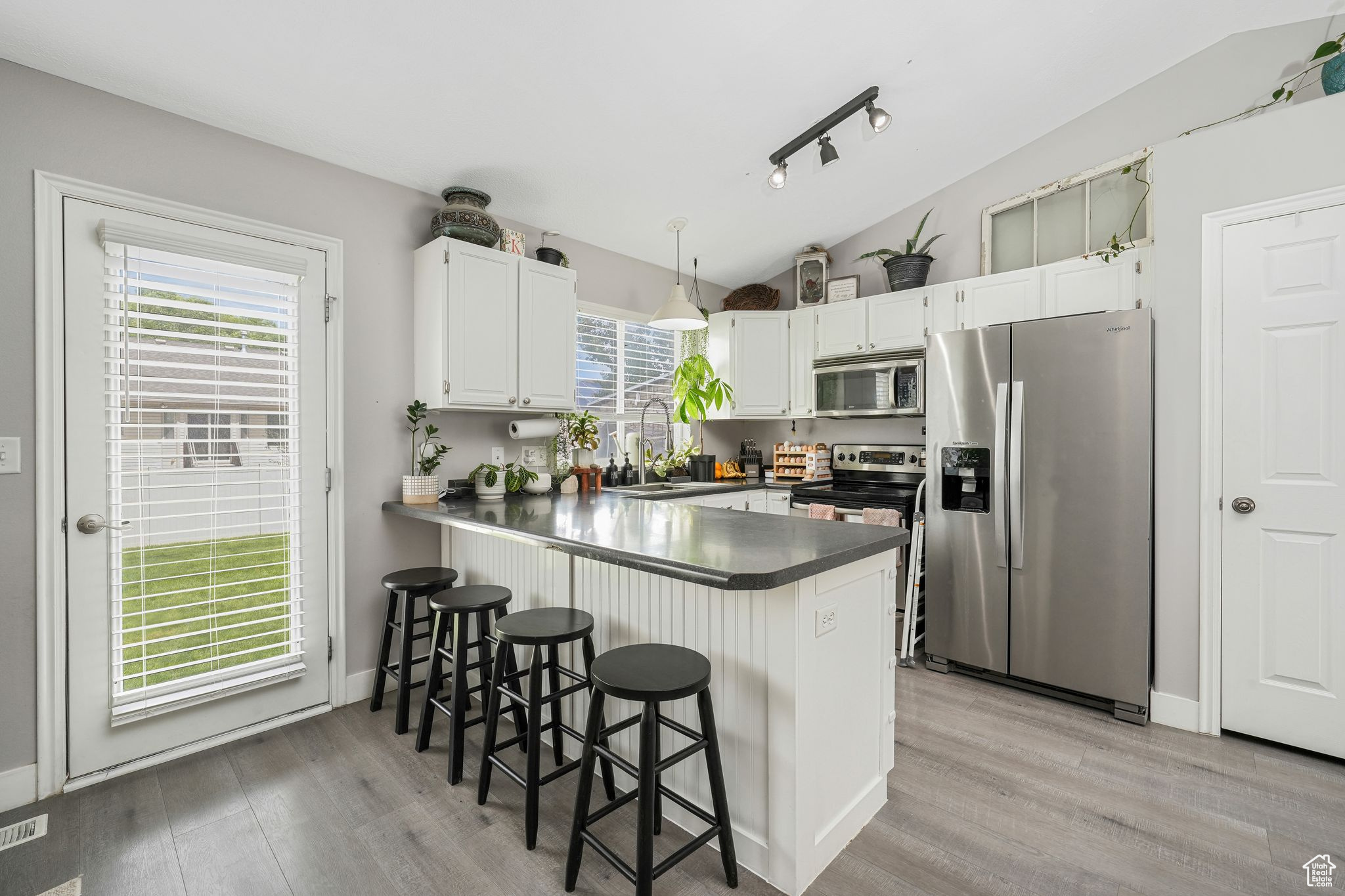 EAGLE POINT - Residential