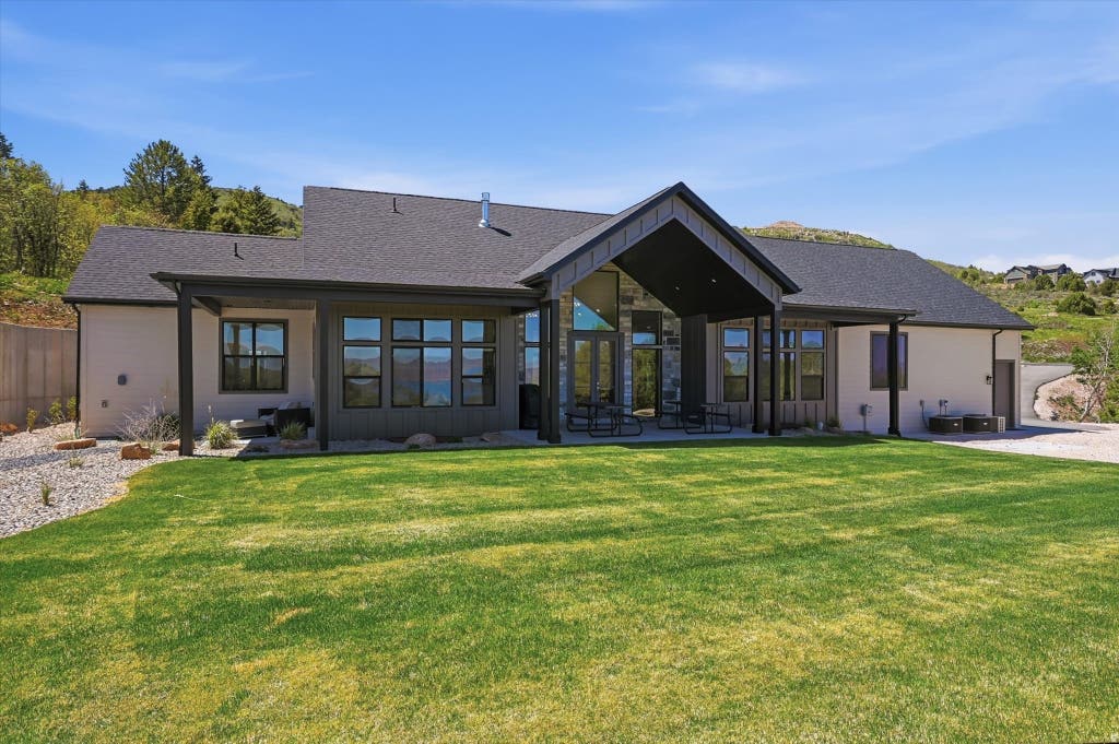 Photo of 984 S CROSSED ARROWS CIR, Garden City, UT 84028 (MLS # 2169313)