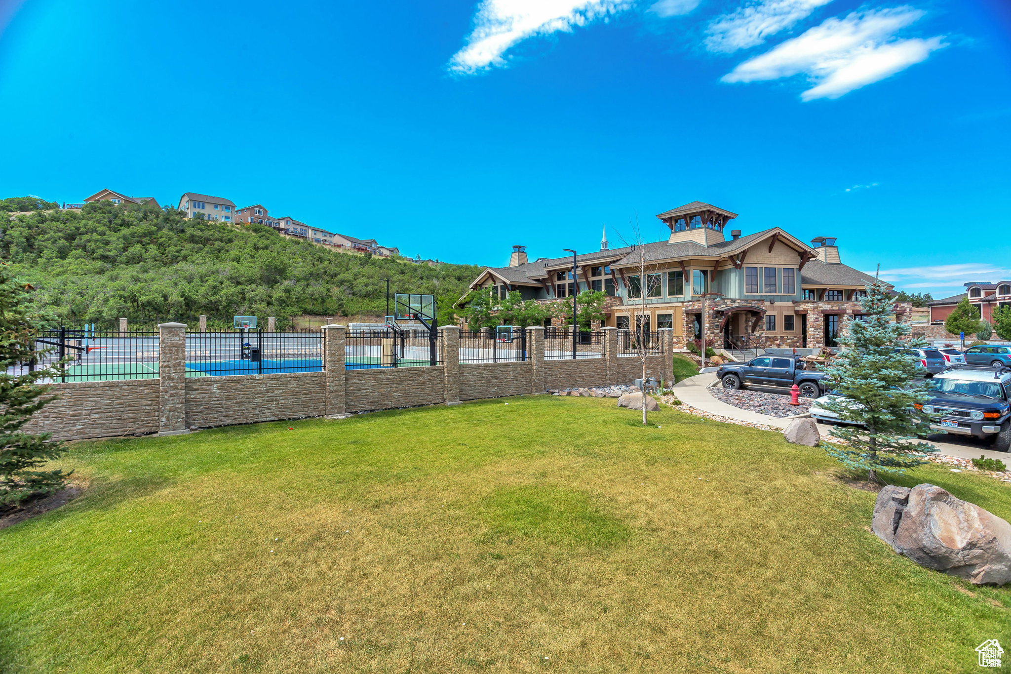 THE POINT IN SUNCREST - Residential