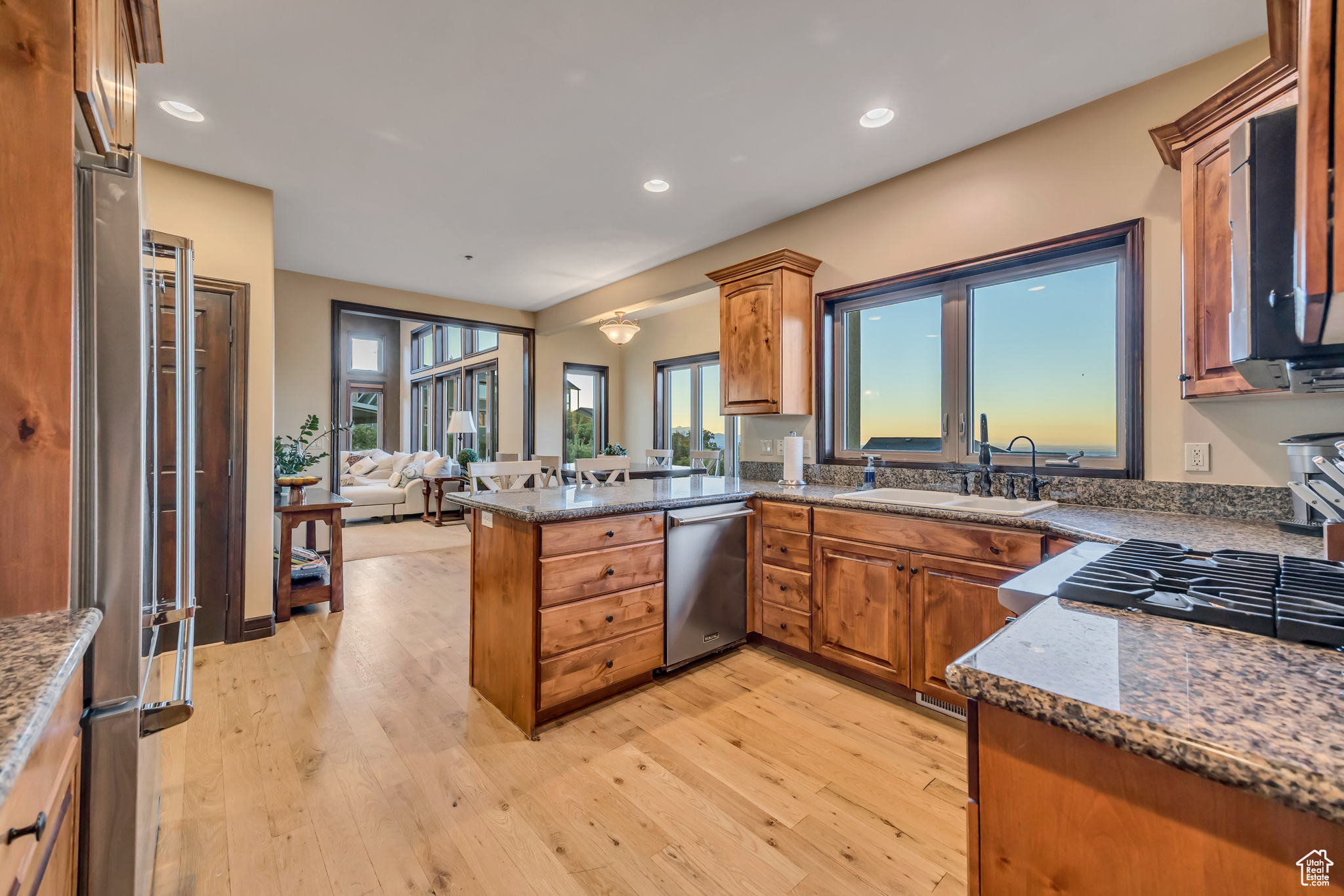 THE POINT IN SUNCREST - Residential