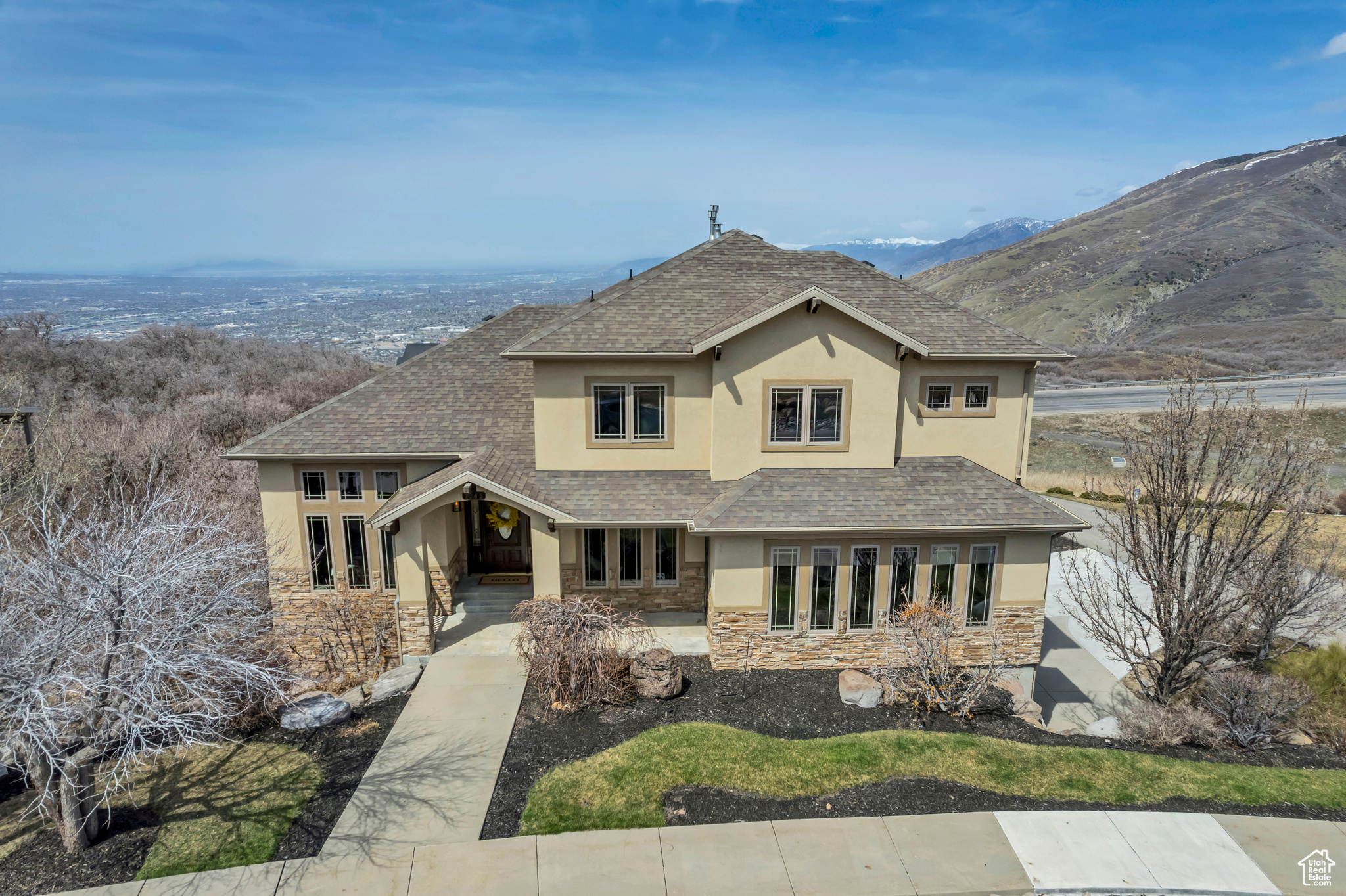 THE POINT IN SUNCREST - Residential