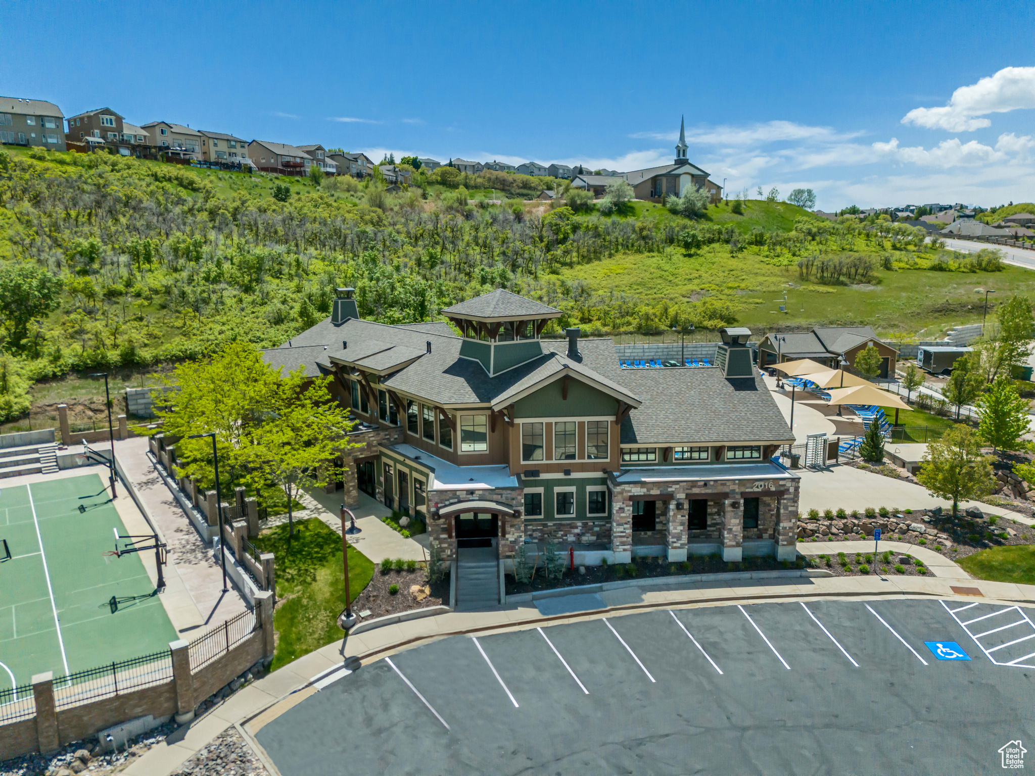 THE POINT IN SUNCREST - Residential