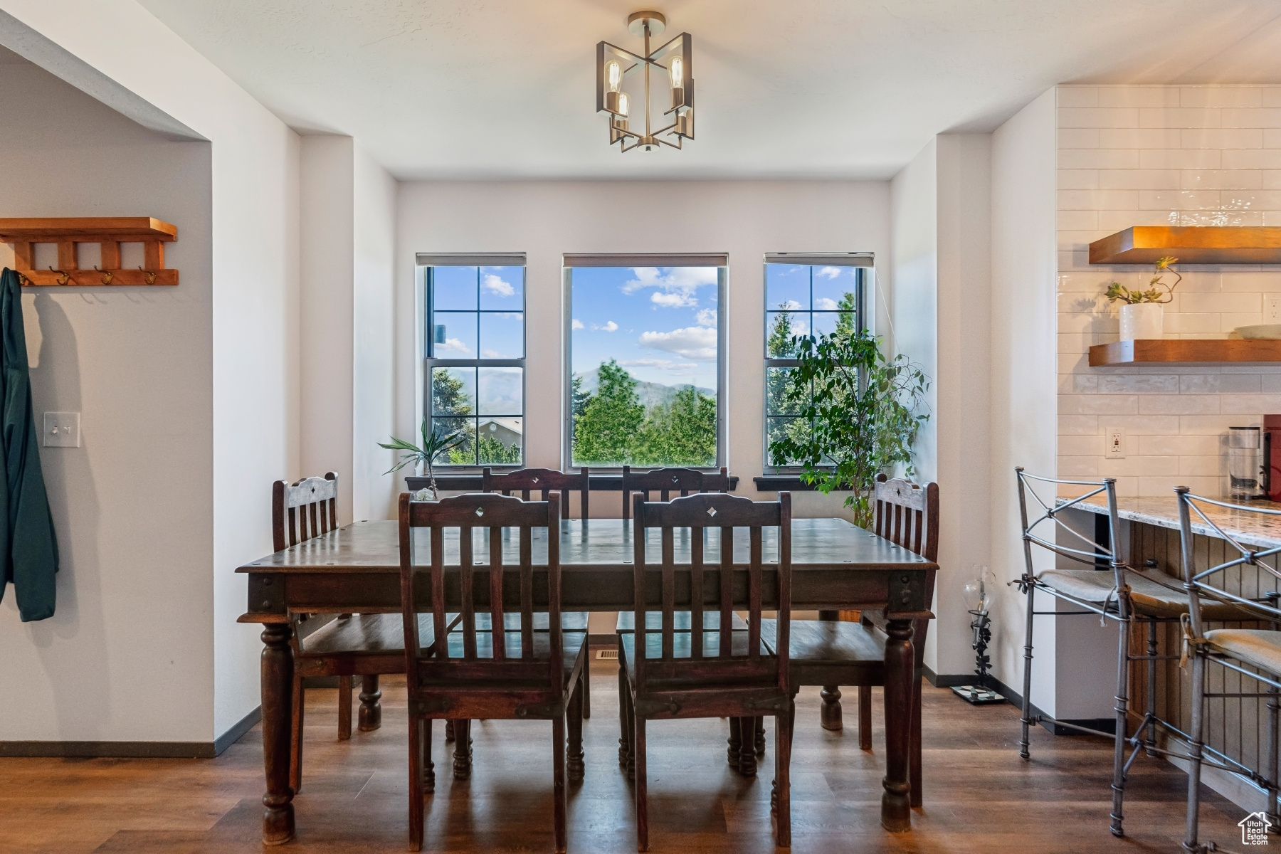 HIGHLAND ESTATES - Residential Lease