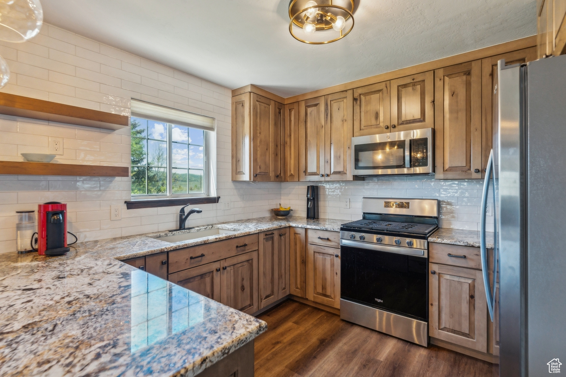 HIGHLAND ESTATES - Residential Lease