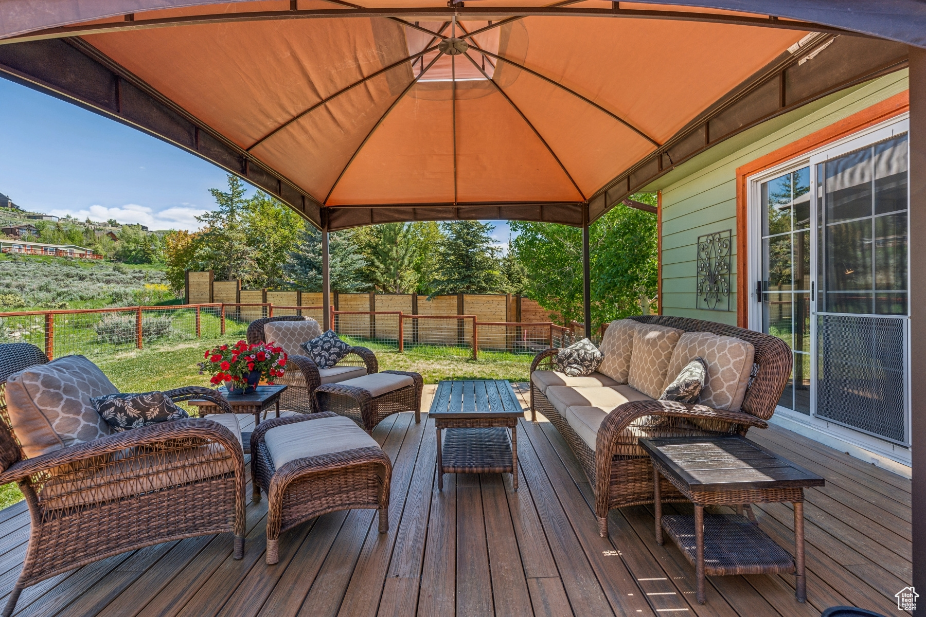 HIGHLAND ESTATES - Residential Lease