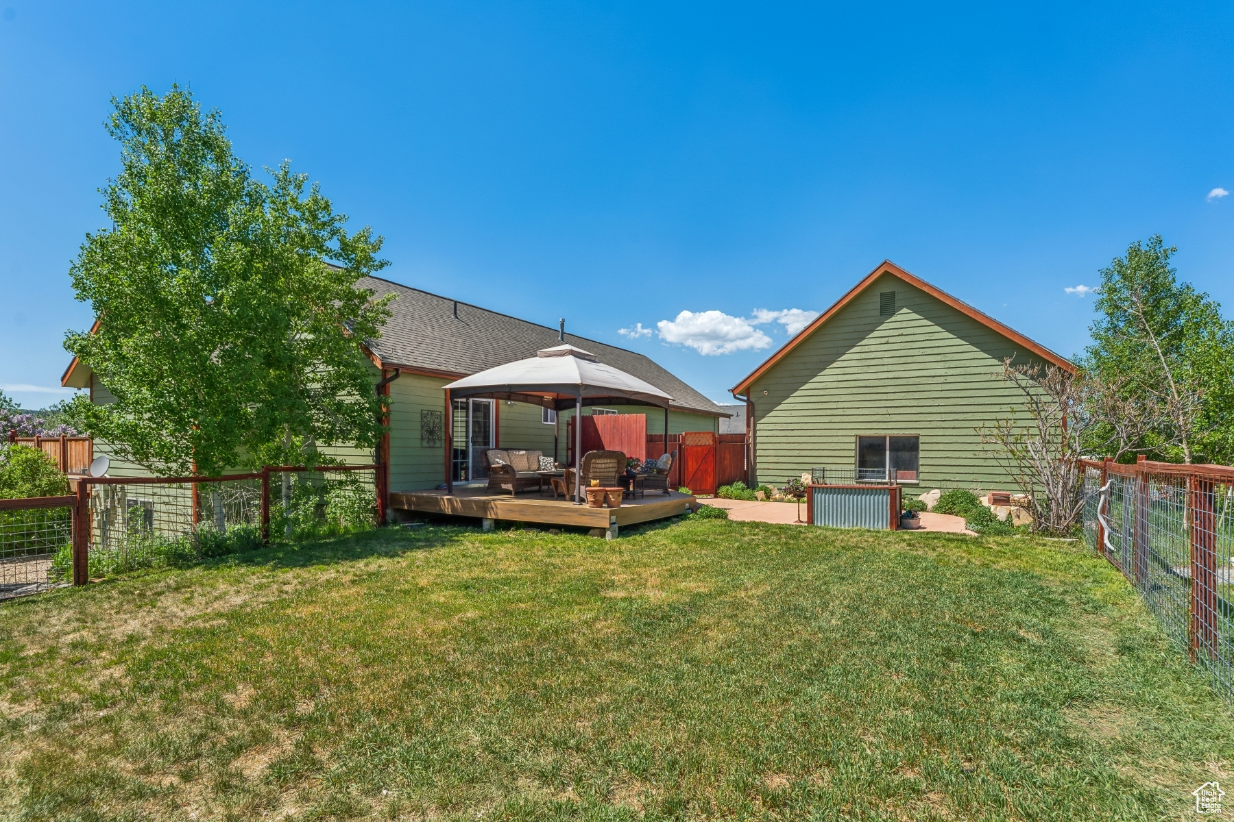 HIGHLAND ESTATES - Residential Lease