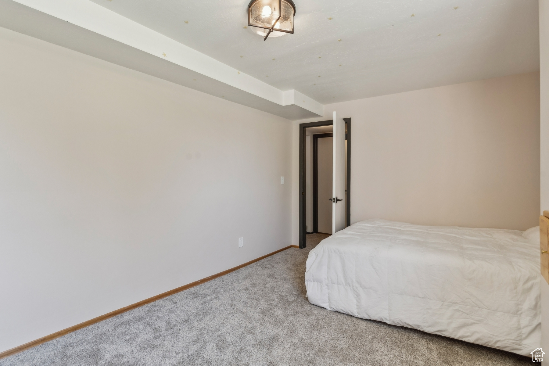HIGHLAND ESTATES - Residential Lease