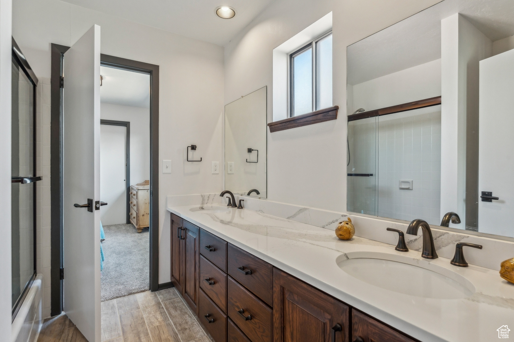 HIGHLAND ESTATES - Residential Lease