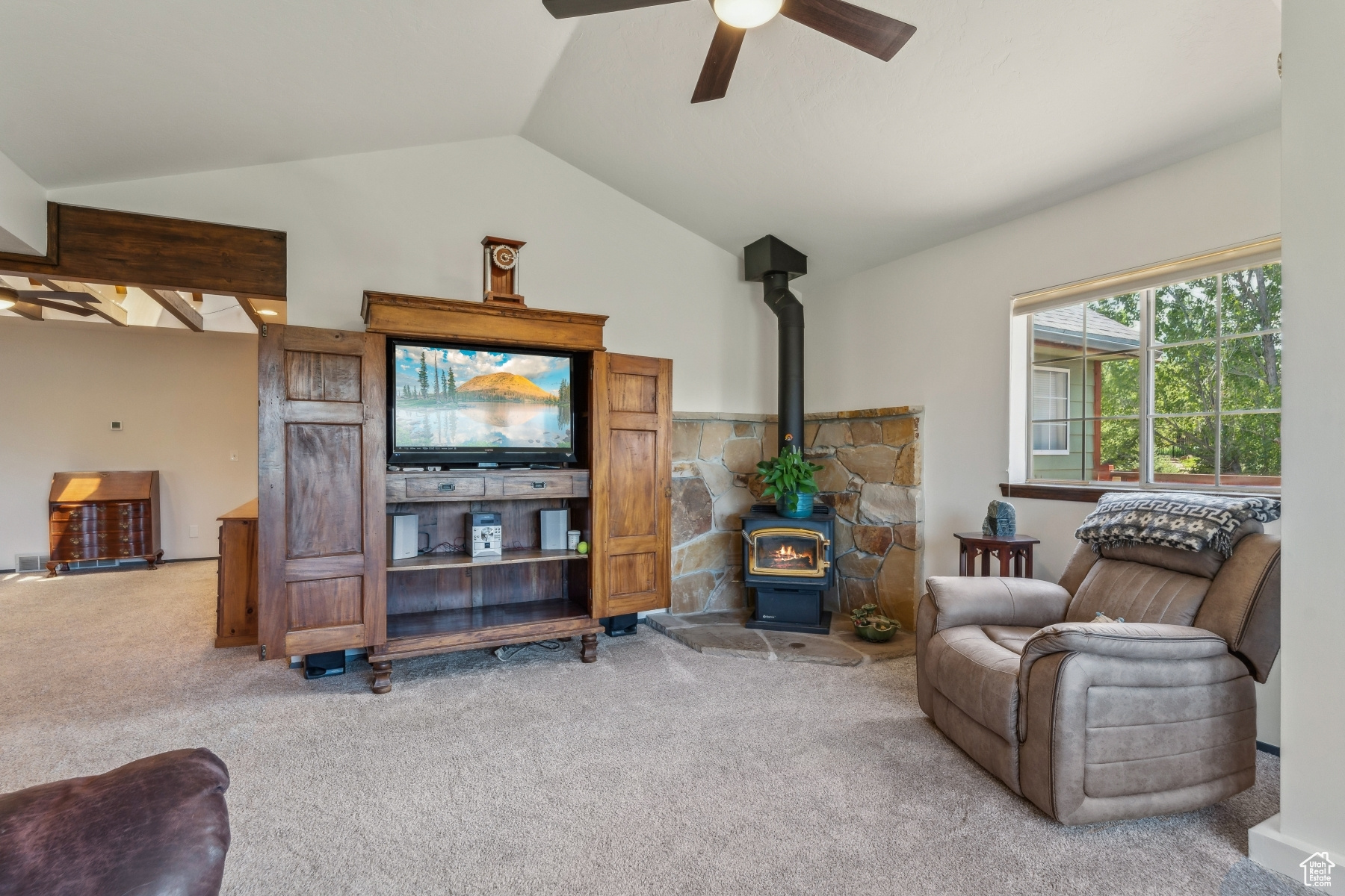 HIGHLAND ESTATES - Residential Lease