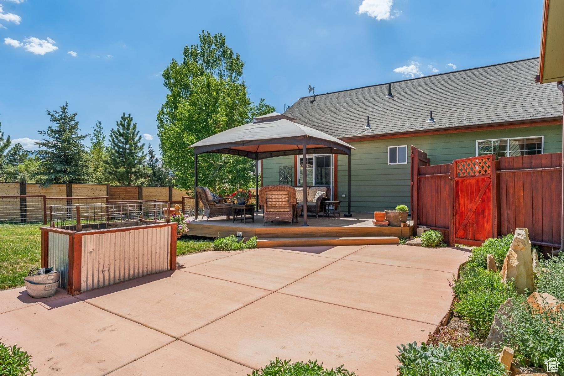 HIGHLAND ESTATES - Residential Lease