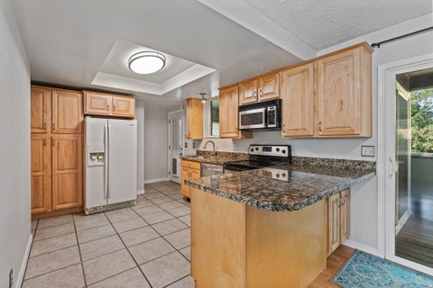 Tiny photo for 4928 S 1645 E, Holladay, UT 84117 (MLS # 2174708)