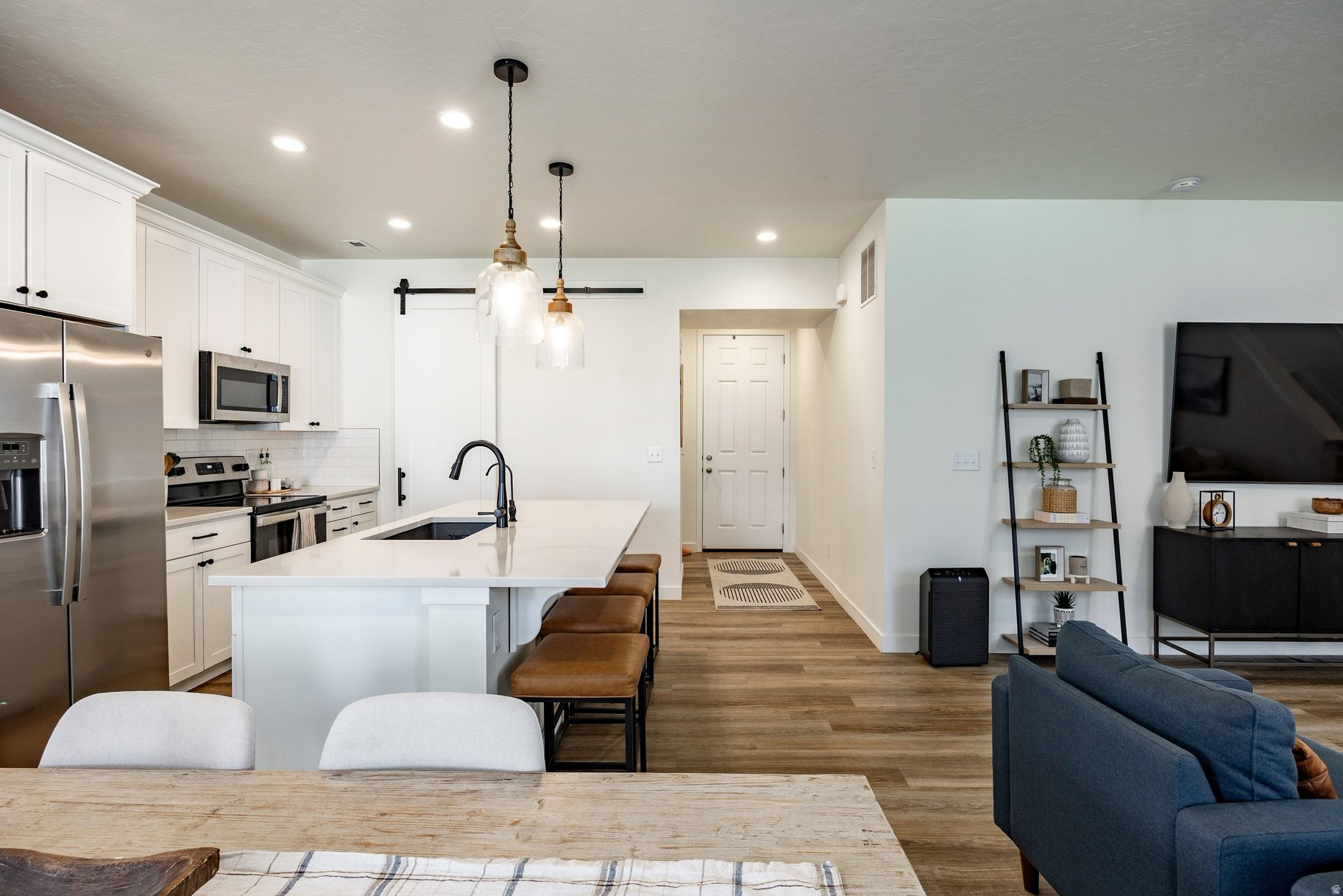HIDDEN SPRINGS - Residential