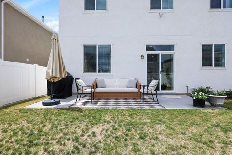 Tiny photo for 1624 W PARKVIEW DR, Syracuse, UT 84075 (MLS # 2161409)