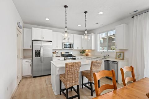 Tiny photo for 1624 W PARKVIEW DR, Syracuse, UT 84075 (MLS # 2161409)