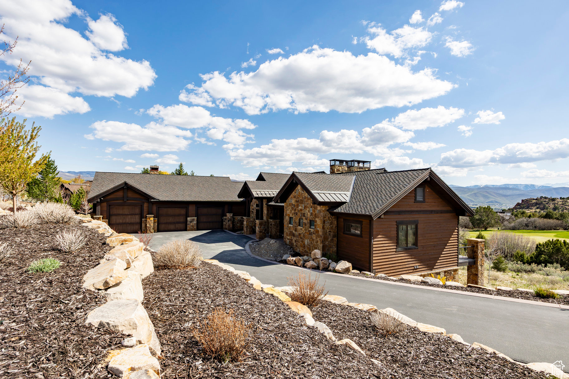 RED LEDGES - Residential