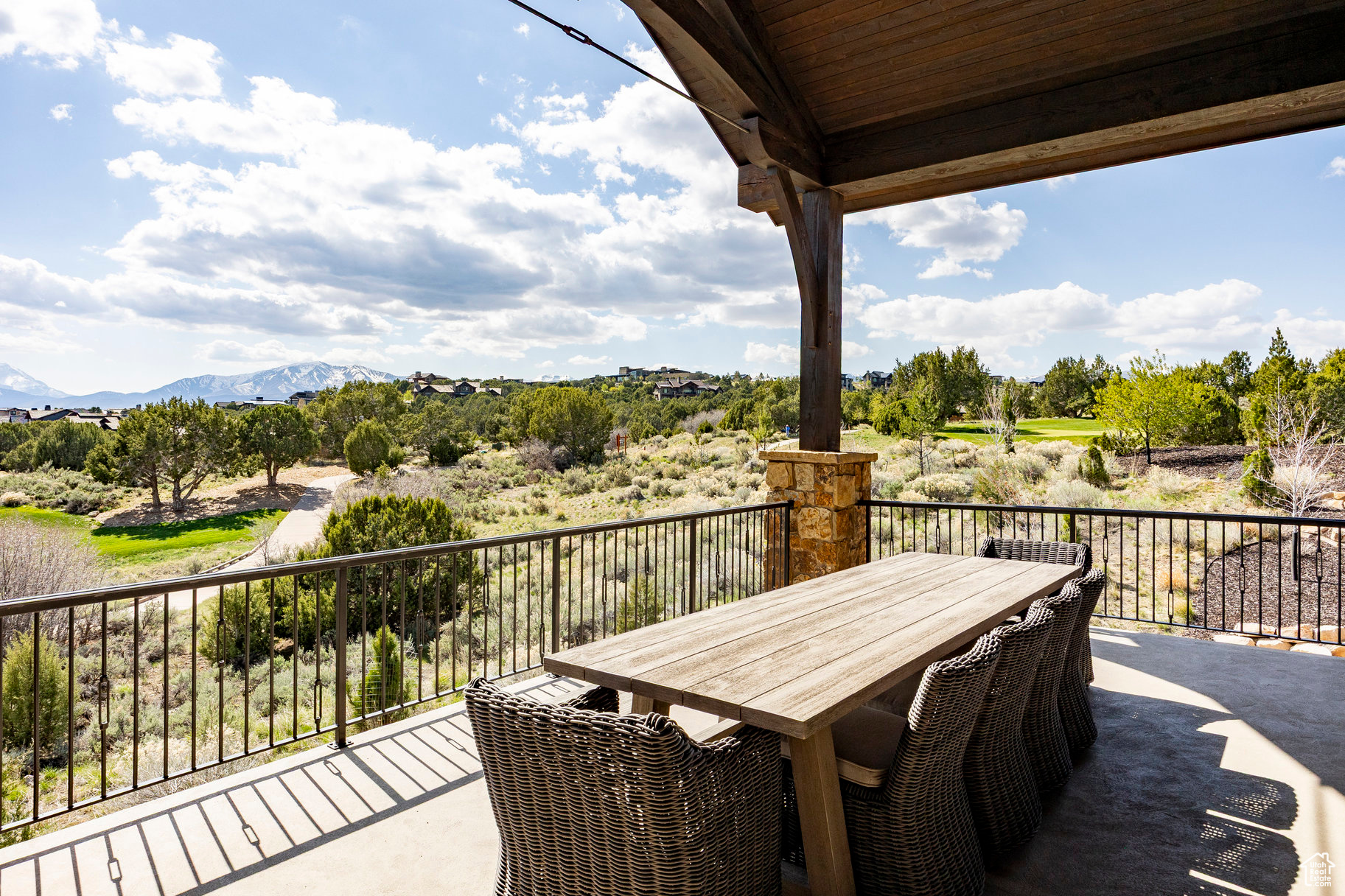 RED LEDGES - Residential