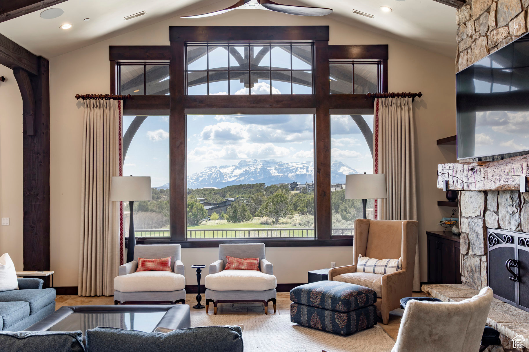 RED LEDGES - Residential