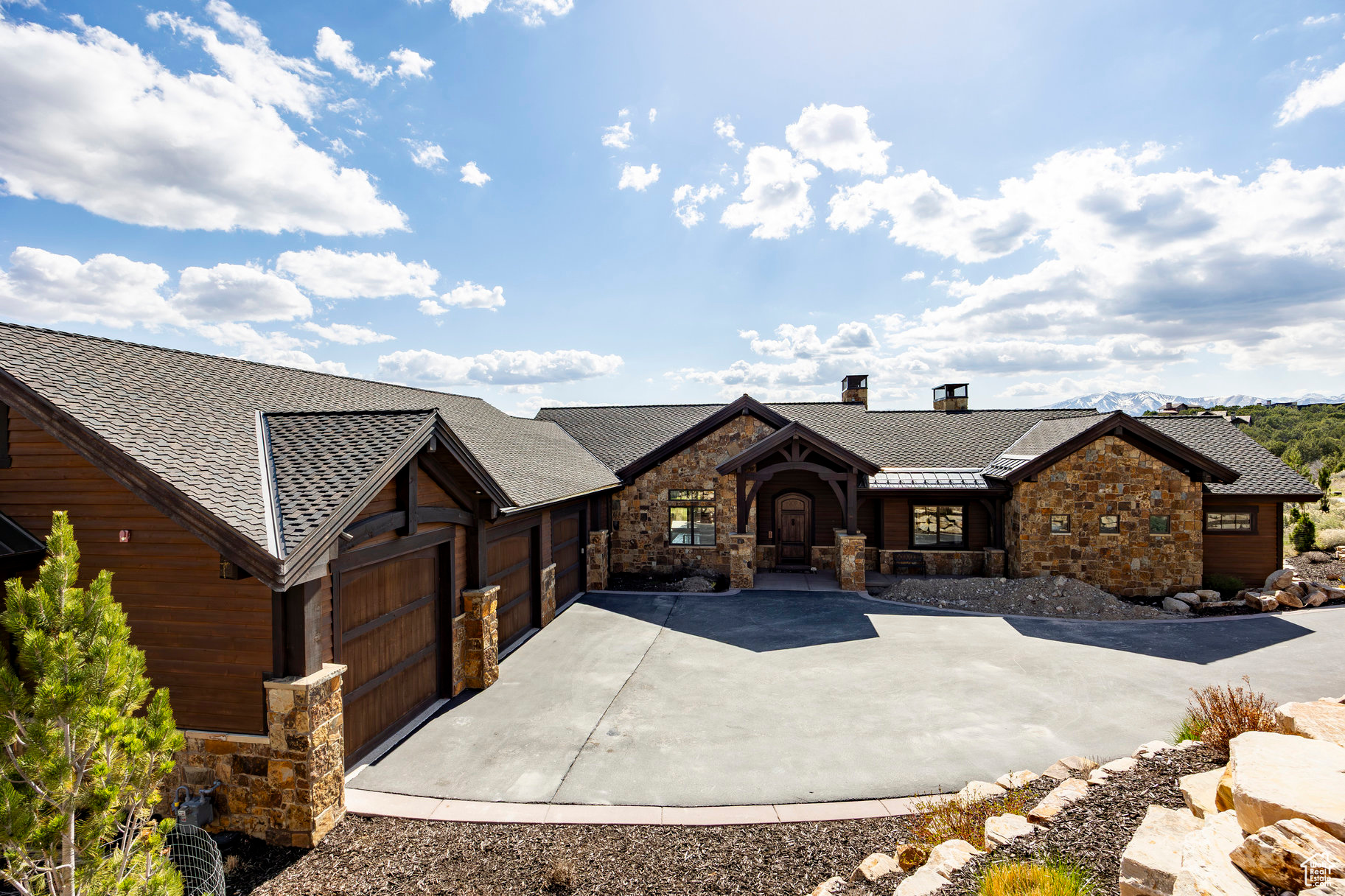 RED LEDGES - Residential