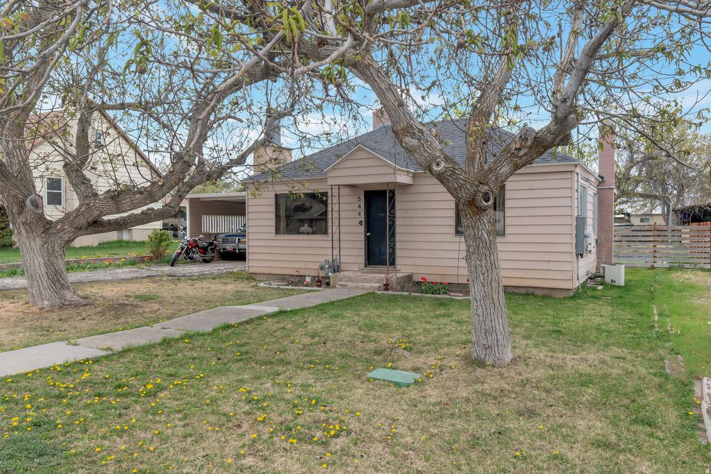 Photo of 544 S 500 E, Payson, UT 84651 (MLS # 2147163)