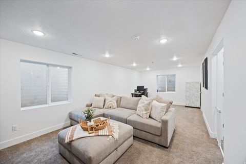 Tiny photo for 1698 S FREESTONE BLVD, Santaquin, UT 84655 (MLS # 2126113)