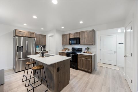 Tiny photo for 1698 S FREESTONE BLVD, Santaquin, UT 84655 (MLS # 2126113)