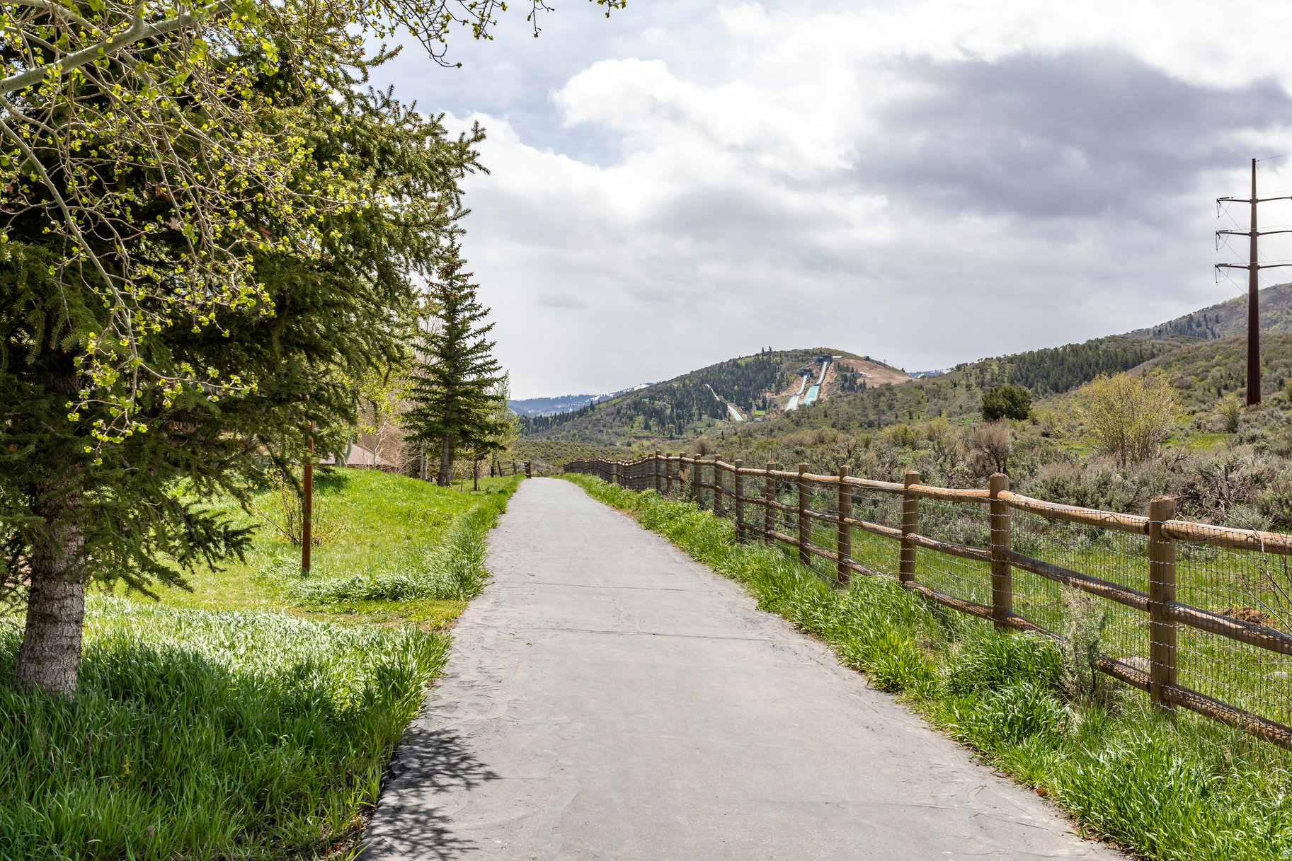 CRESTVIEW - Residential