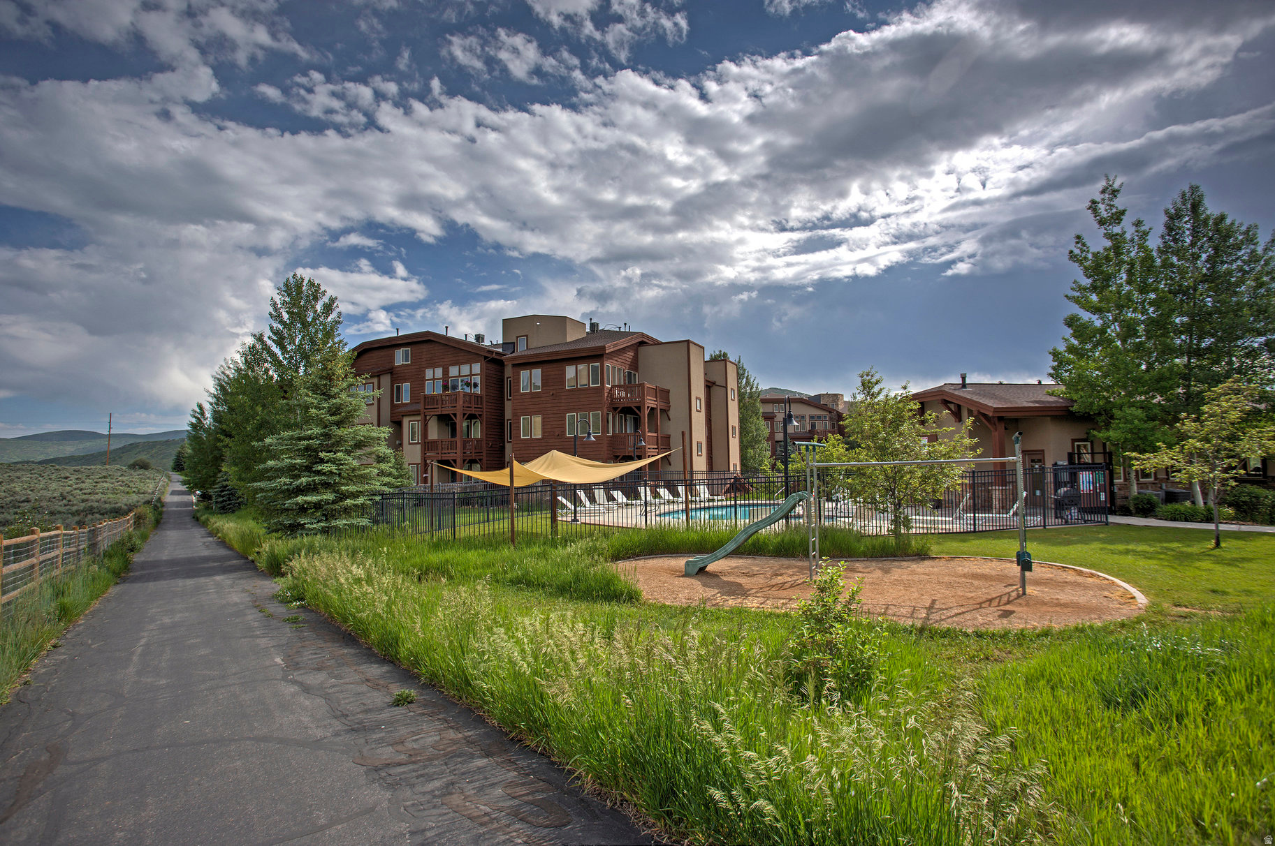 CRESTVIEW - Residential