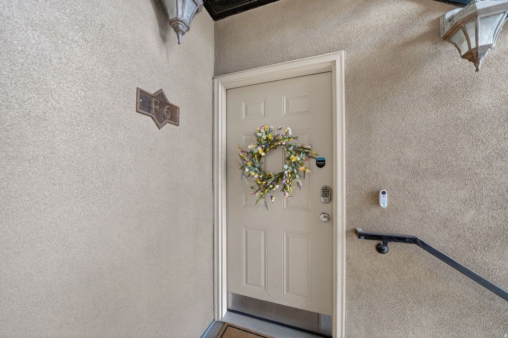 Photo of 224 E SPENCER PEAK WAY S #F6, Draper, UT 84020 (MLS # 2152937)