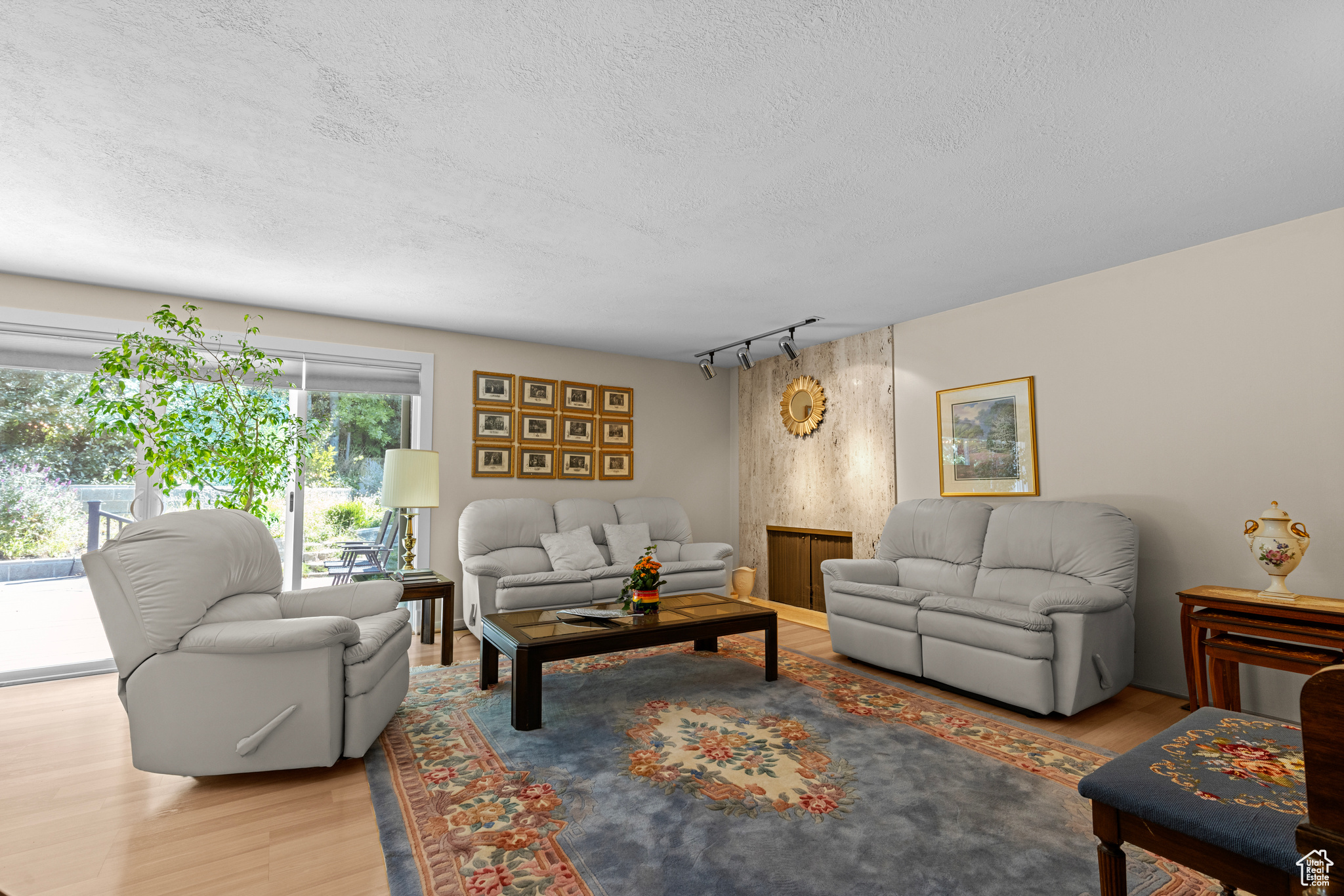 CANYON CREST - Residential