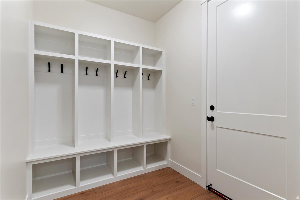 OAKS AT OAKRIDGE - Residential